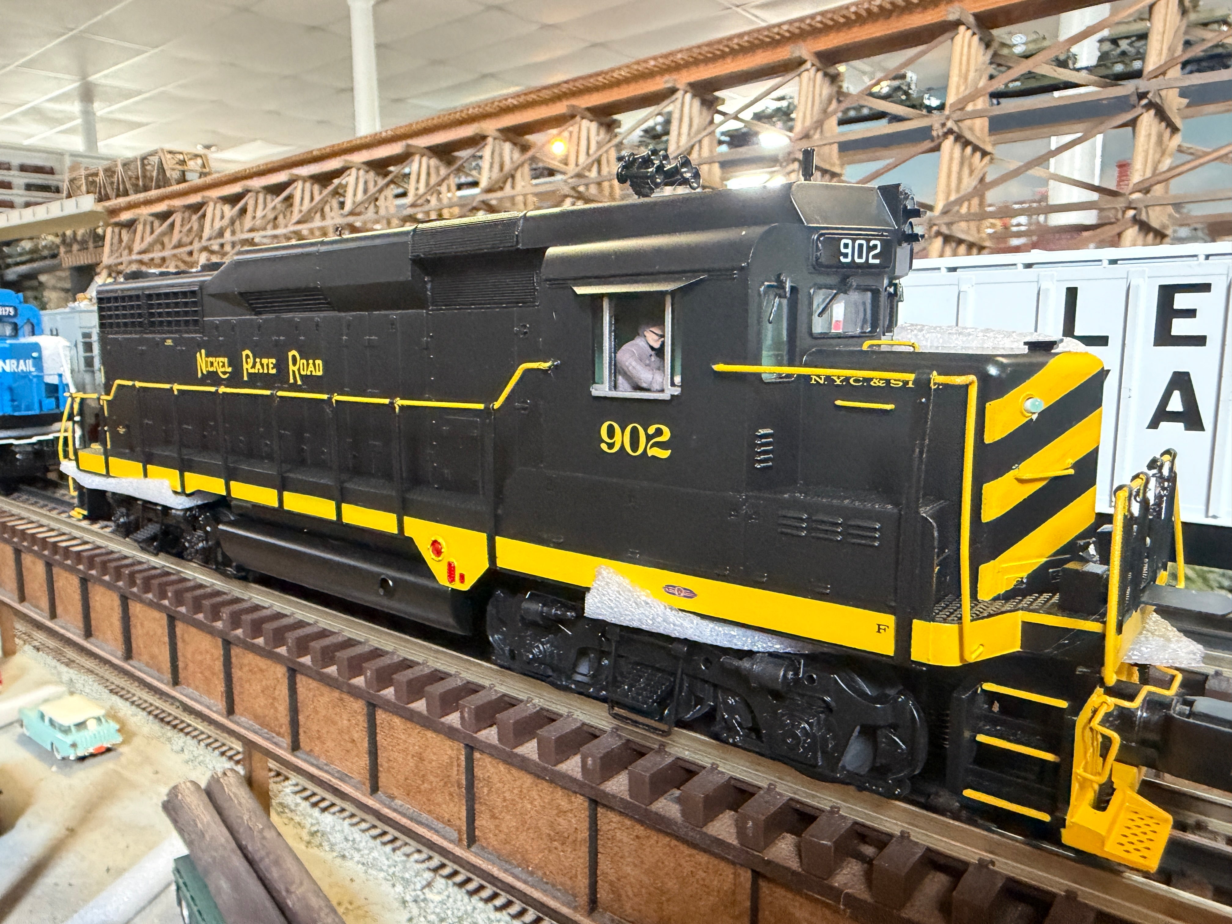 Atlas O 30138726 - Premier - GP30 Diesel Locomotive "Cincinnati Scenic Railway" #901 (Nickel Plate Road)