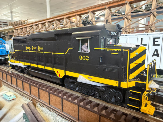 Atlas O 30138726 - Premier - GP30 Diesel Locomotive "Cincinnati Scenic Railway" #901 (Nickel Plate Road)