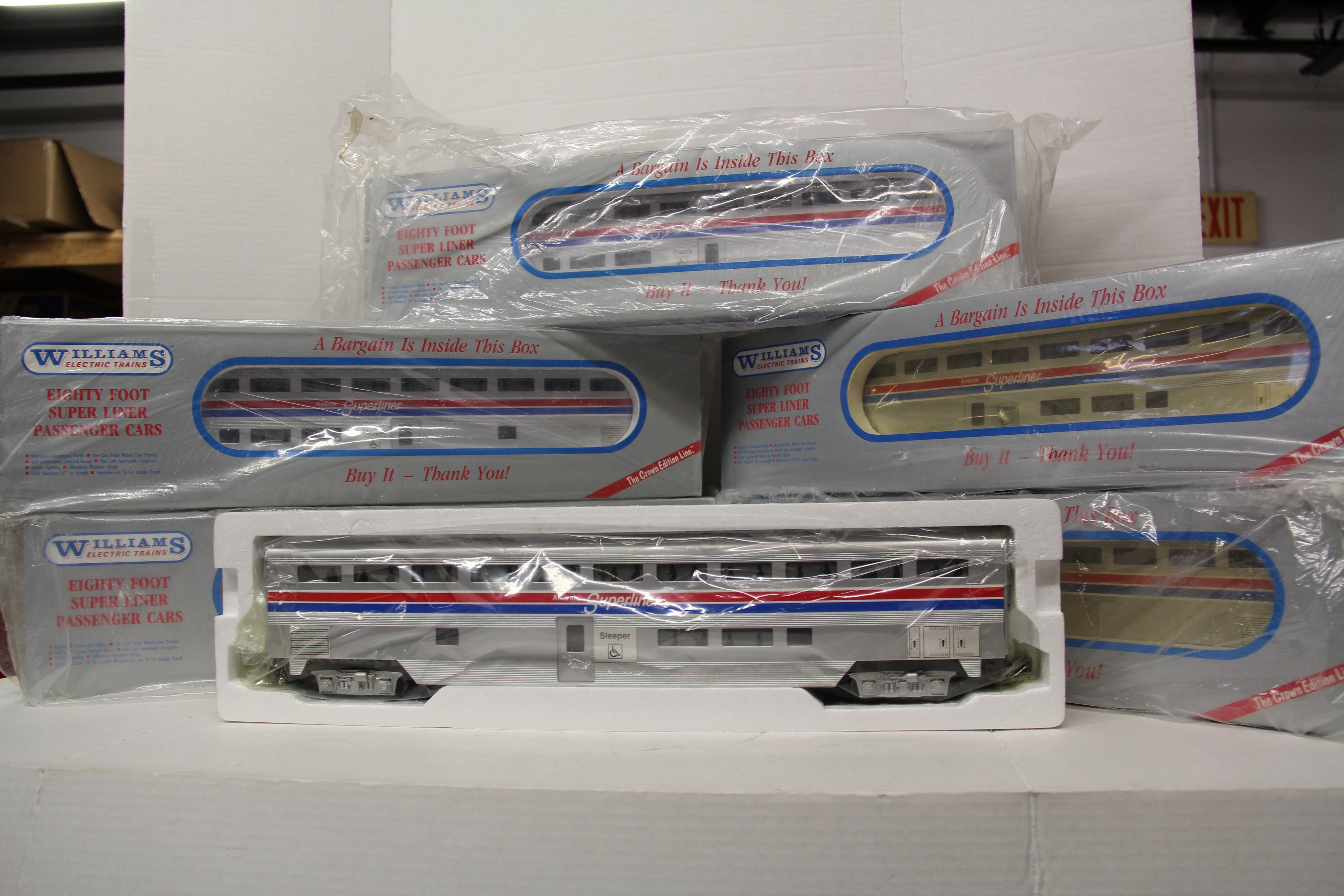 Williams Amtrak 80' Superliner Passenger 6 Car Set-Second hand-M5630