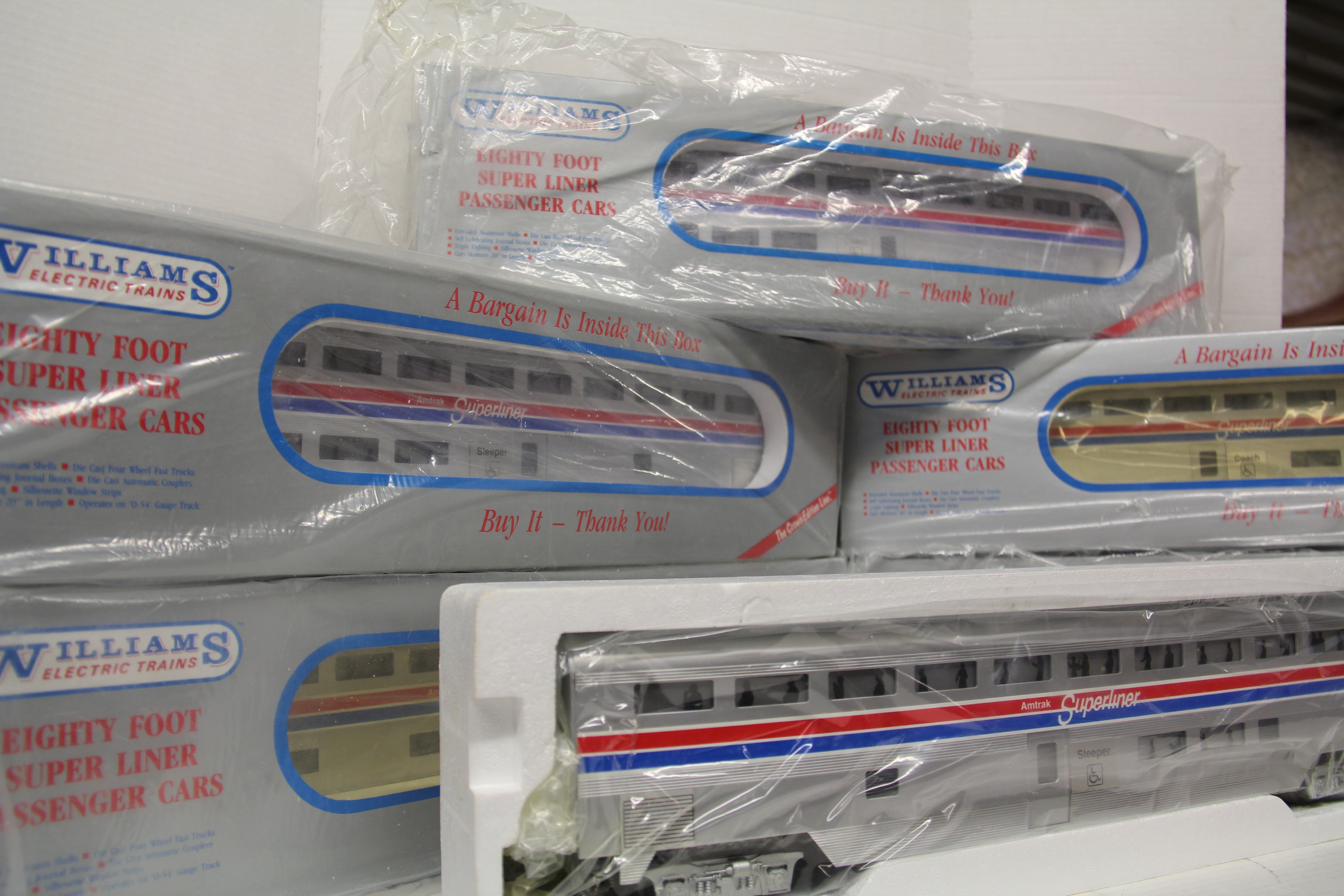 Williams Amtrak 80' Superliner Passenger 6 Car Set-Second hand-M5630