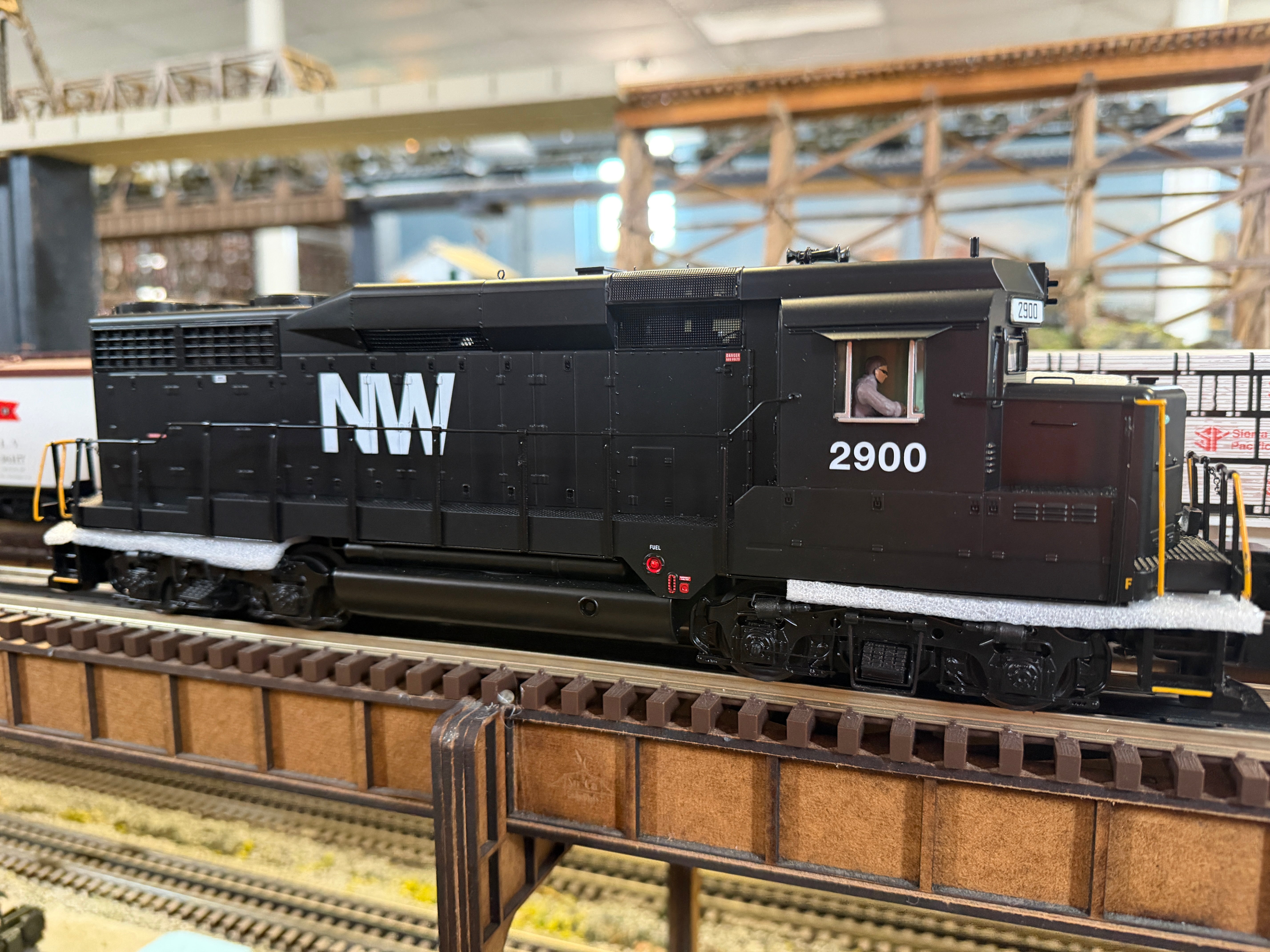 Atlas O 30138730 - Premier - GP30 Diesel Locomotive "Norfolk & Western" #2900