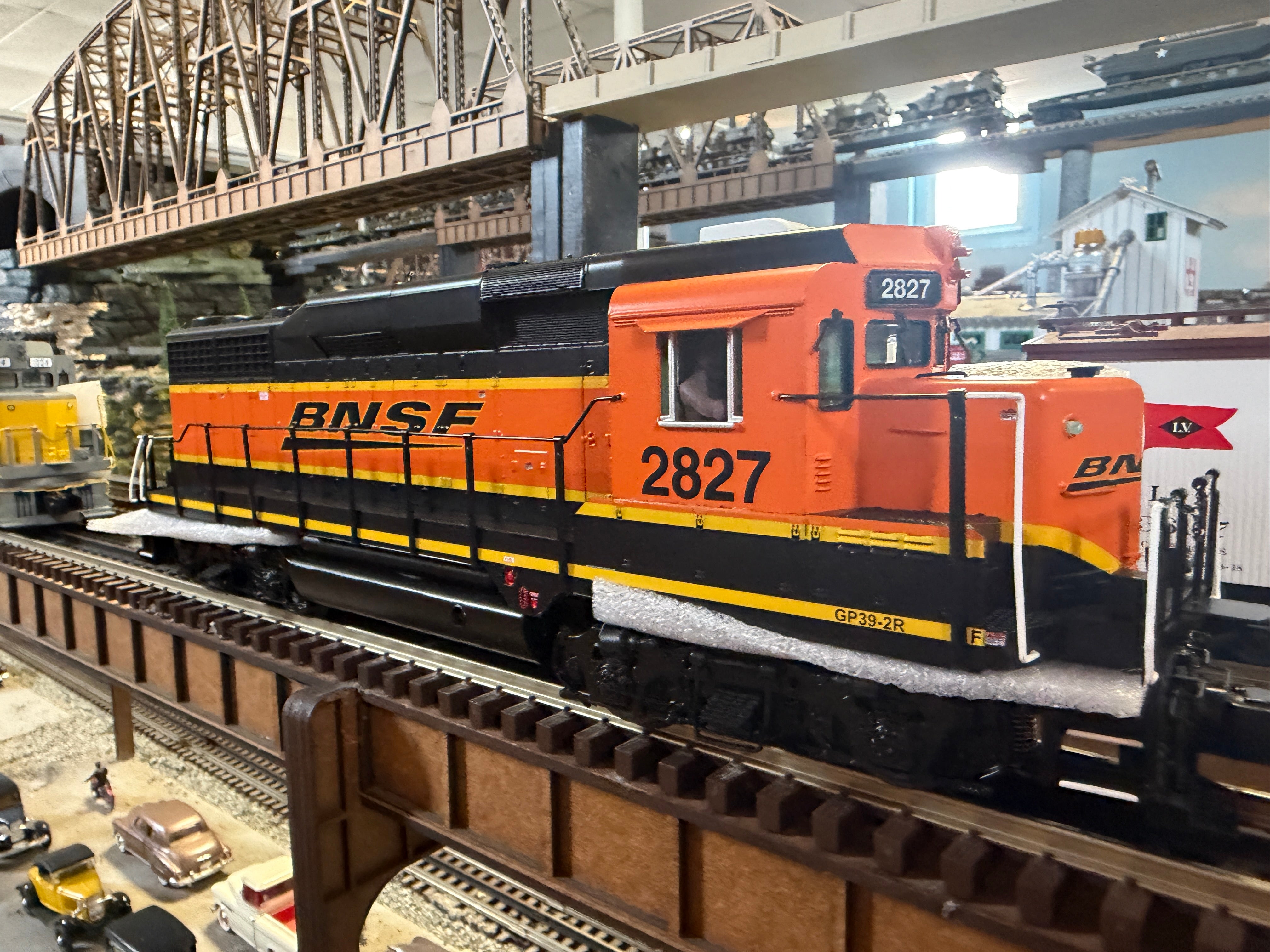 Atlas O 30138724 - Premier - GP30 Diesel Locomotive "BNSF" #2827