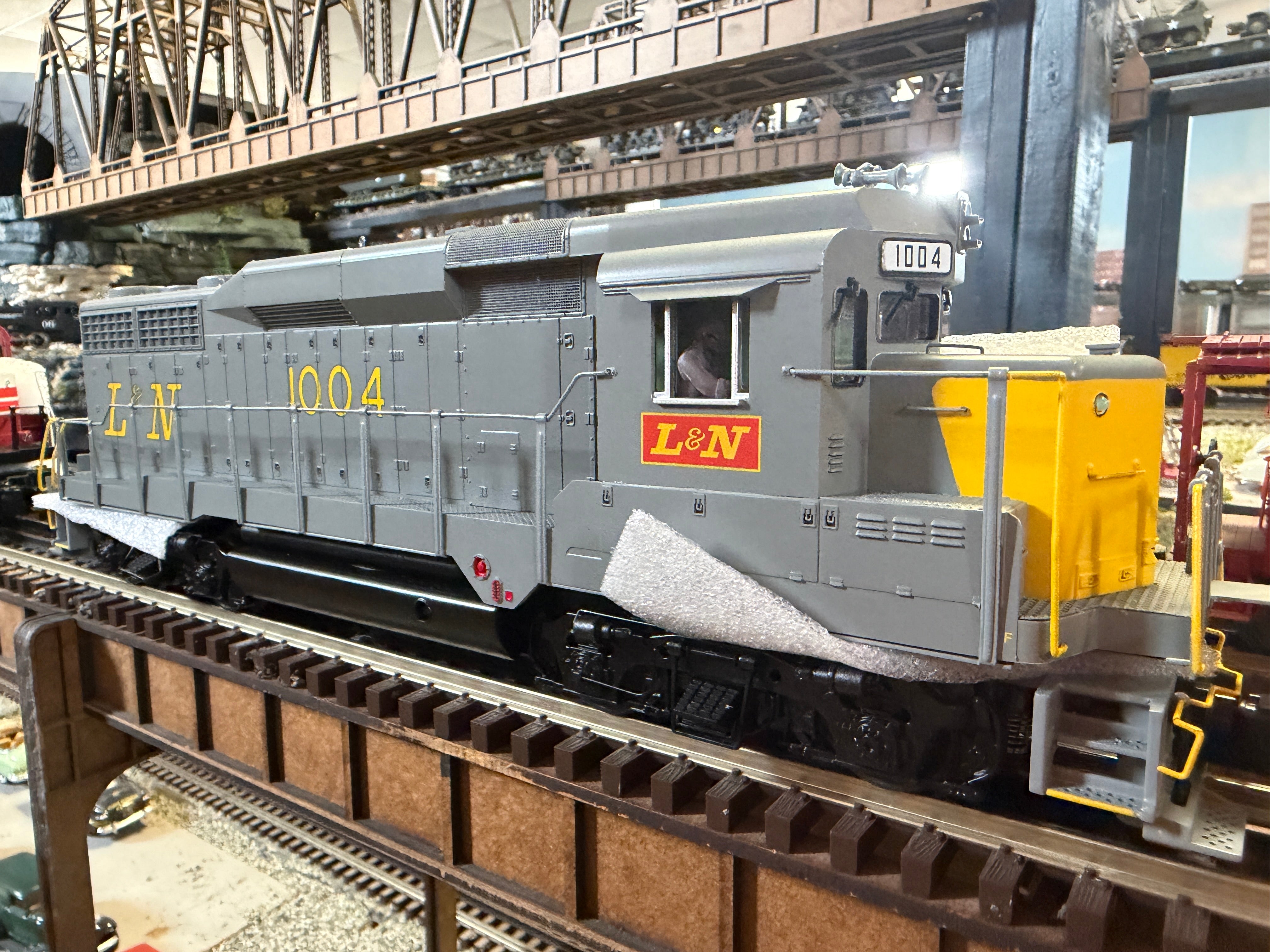 Atlas O 30138435 - Premier - GP30 Diesel Locomotive "Louisville & Nashville" #1004