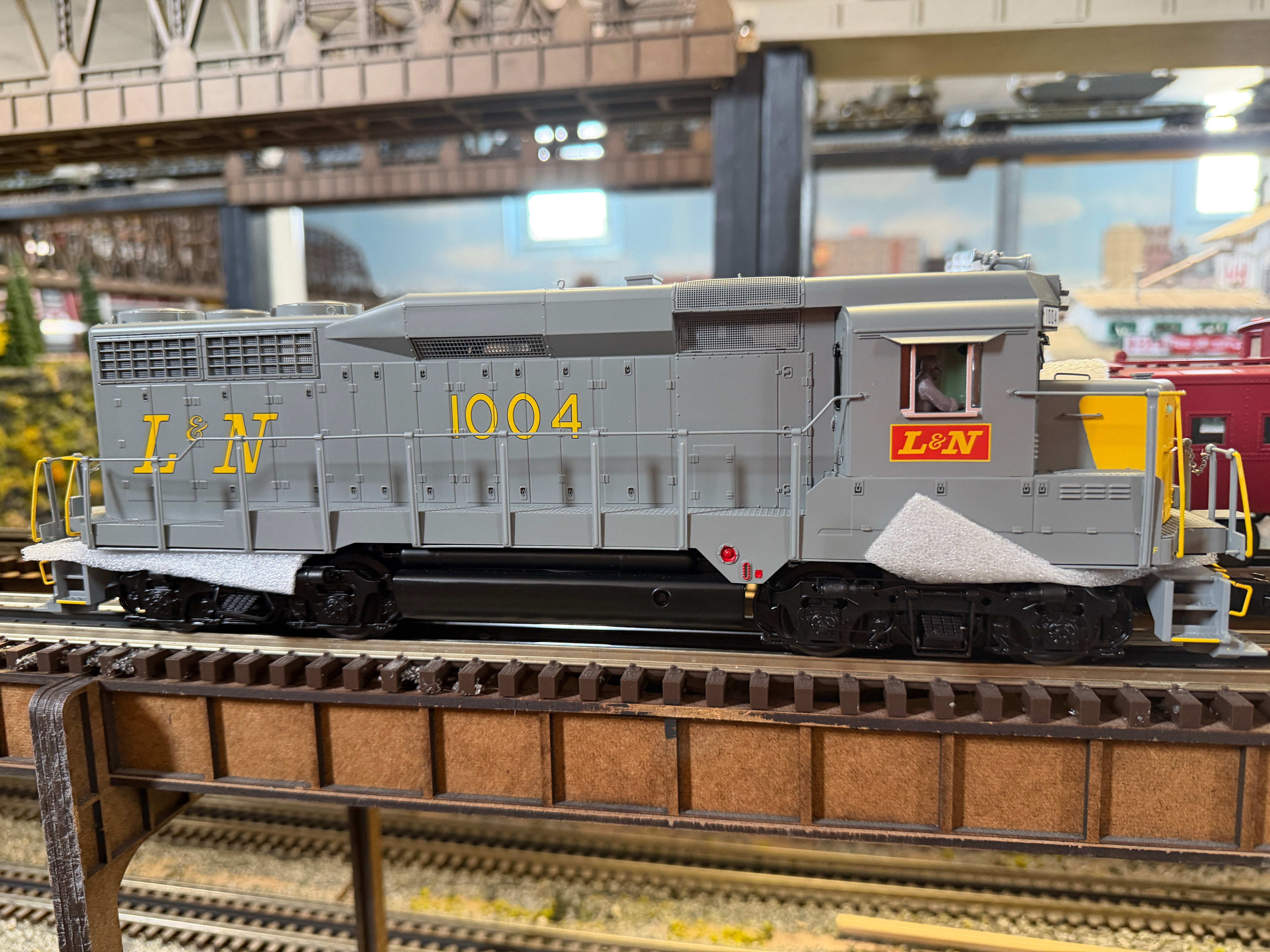Atlas O 30138435 - Premier - GP30 Diesel Locomotive "Louisville & Nashville" #1004
