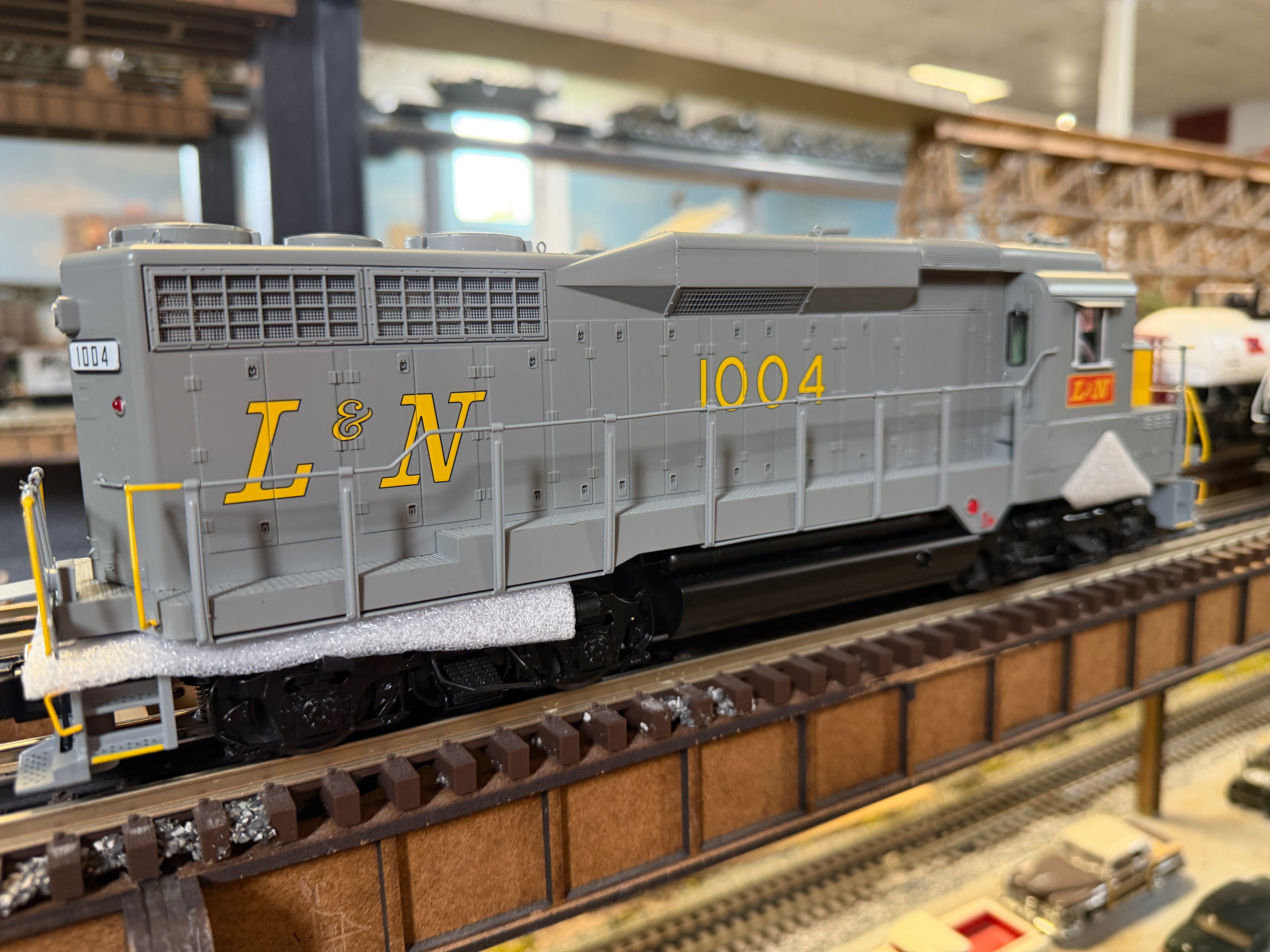 Atlas O 30138435 - Premier - GP30 Diesel Locomotive "Louisville & Nashville" #1004