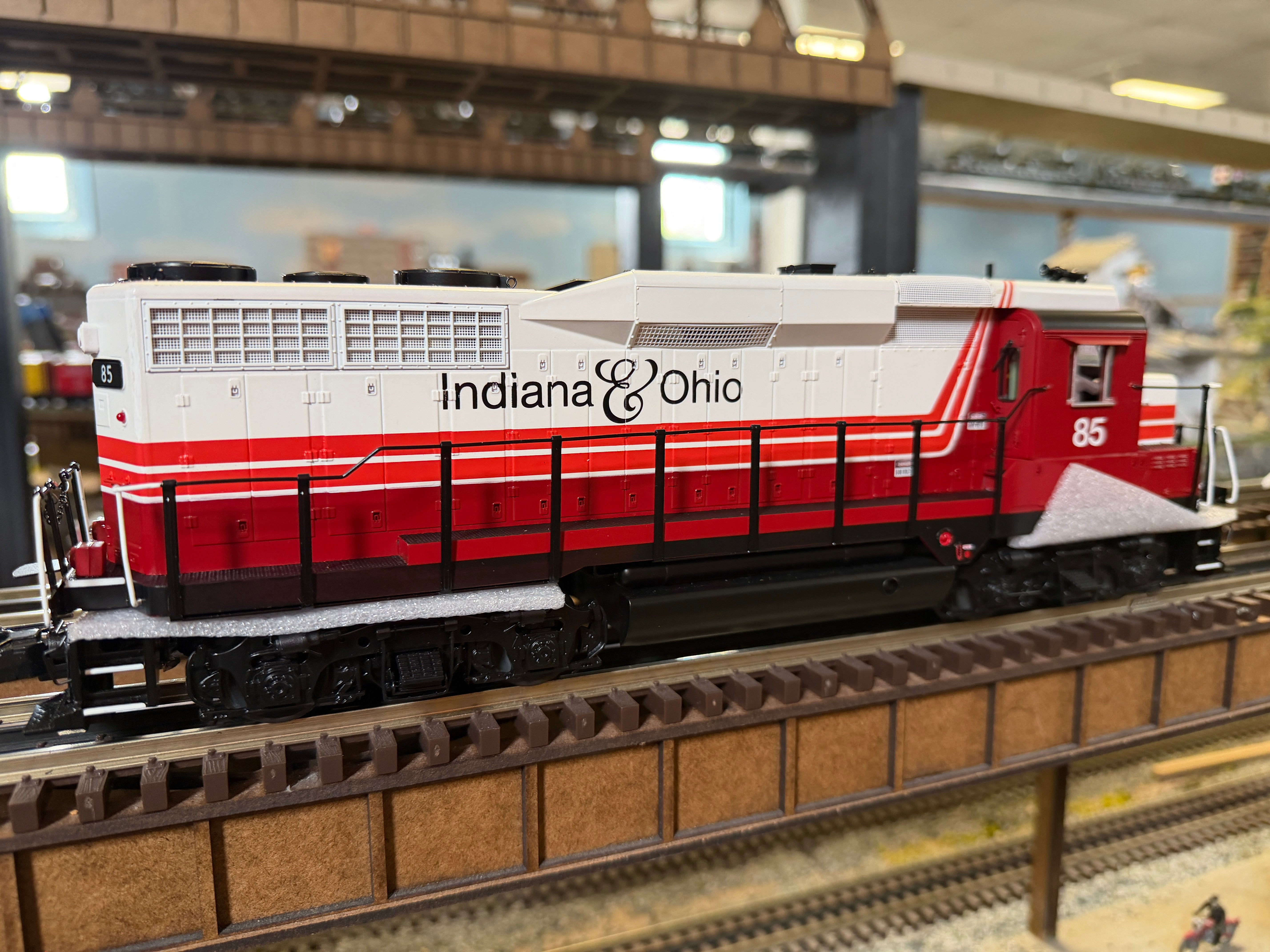 Atlas O 30138728 - Premier - GP30 Diesel Locomotive "Indiana & Ohio" #83