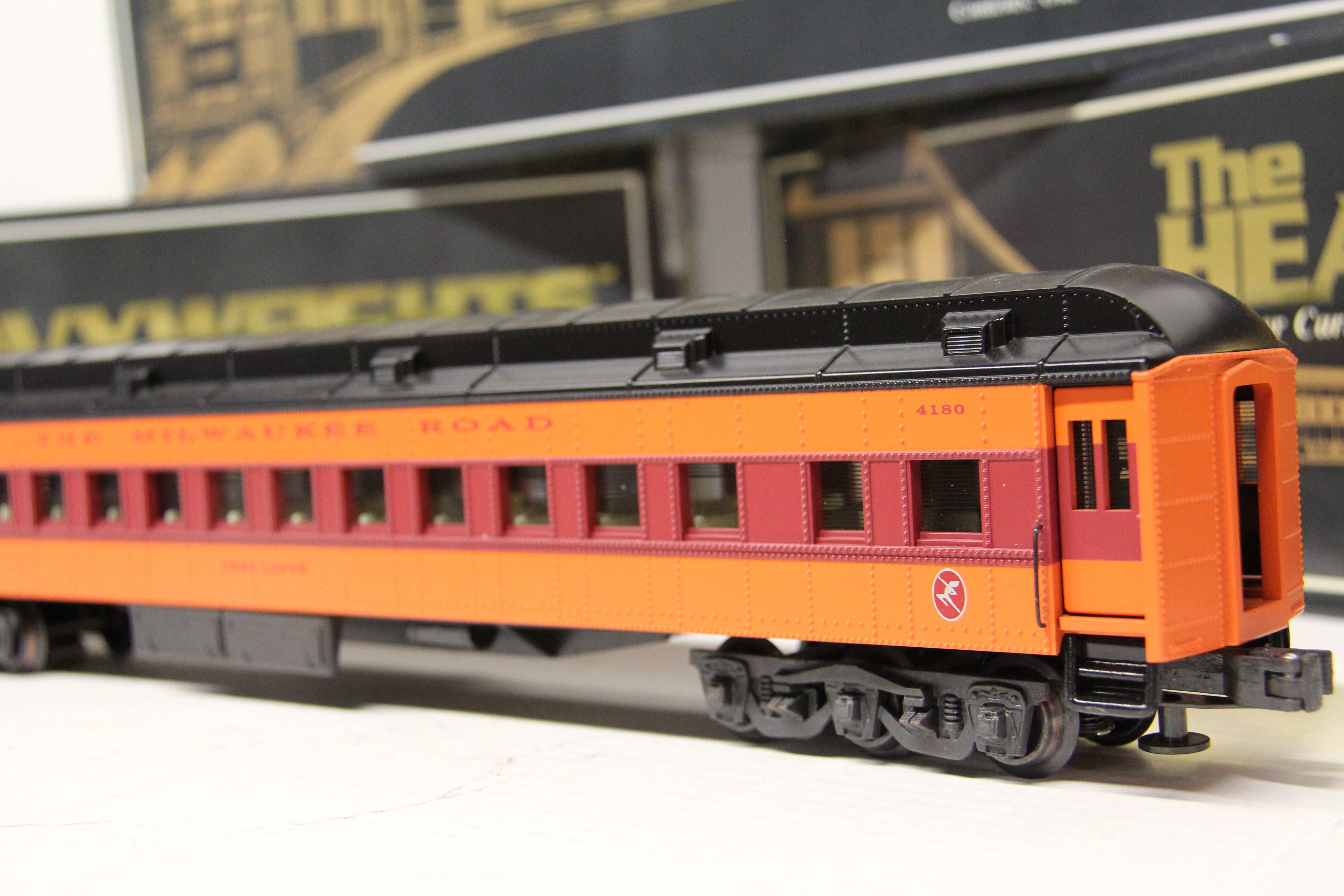 K-Line Milwaukee Road " Olympian Hiawatha" Heavyweight 18" Passenger 6 Car Set-Second hand-M5631