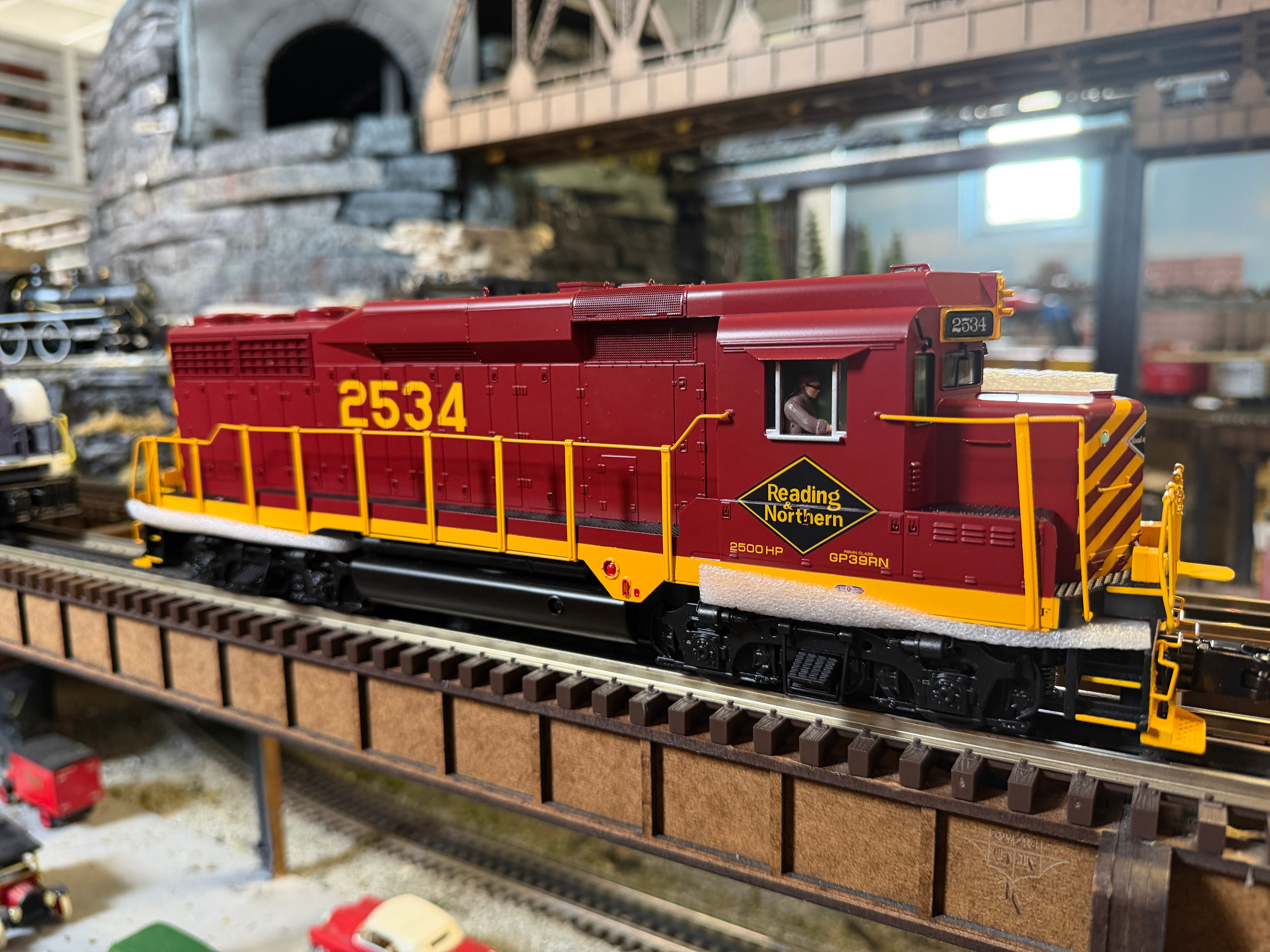 Atlas O 30138437 - Premier - GP30 Diesel Locomotive "Reading & Northern" #2534 (with ditch lights)