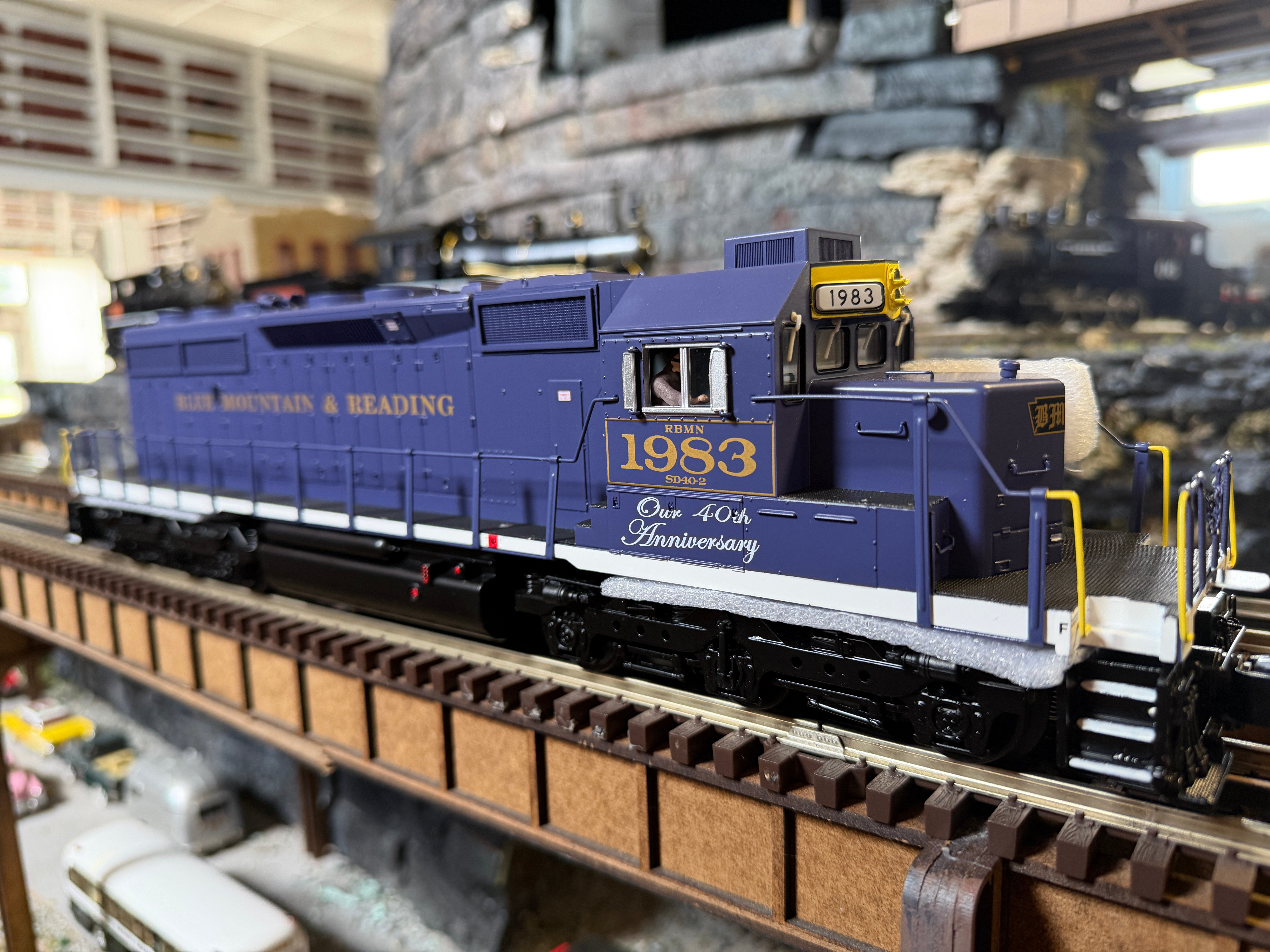 Atlas O 30138602 - Premier - SD40 Diesel Locomotive "Reading & Northern" #1983