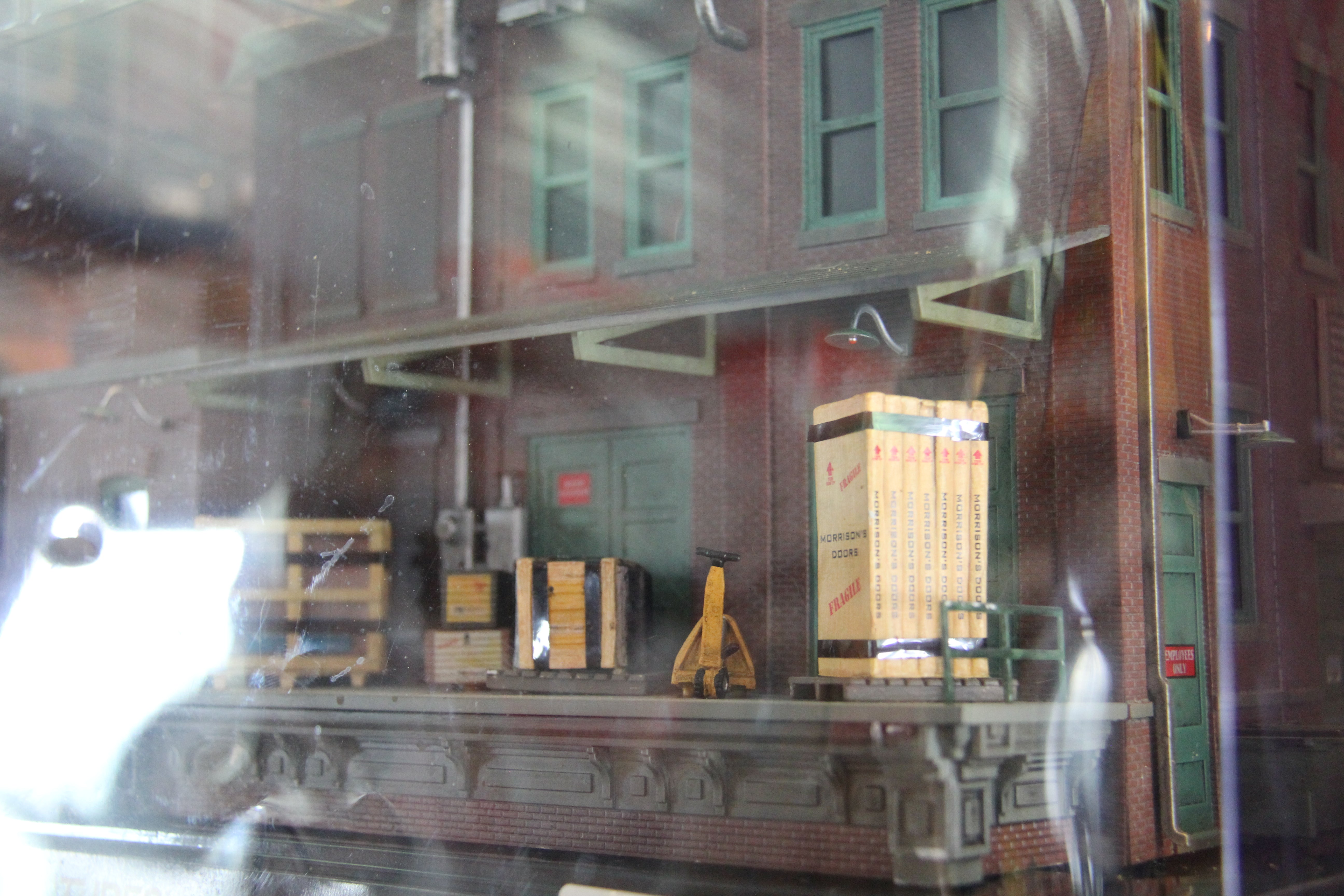 Woodland Scenics BR5848 Morrison Door Factory-Second hand-M2567