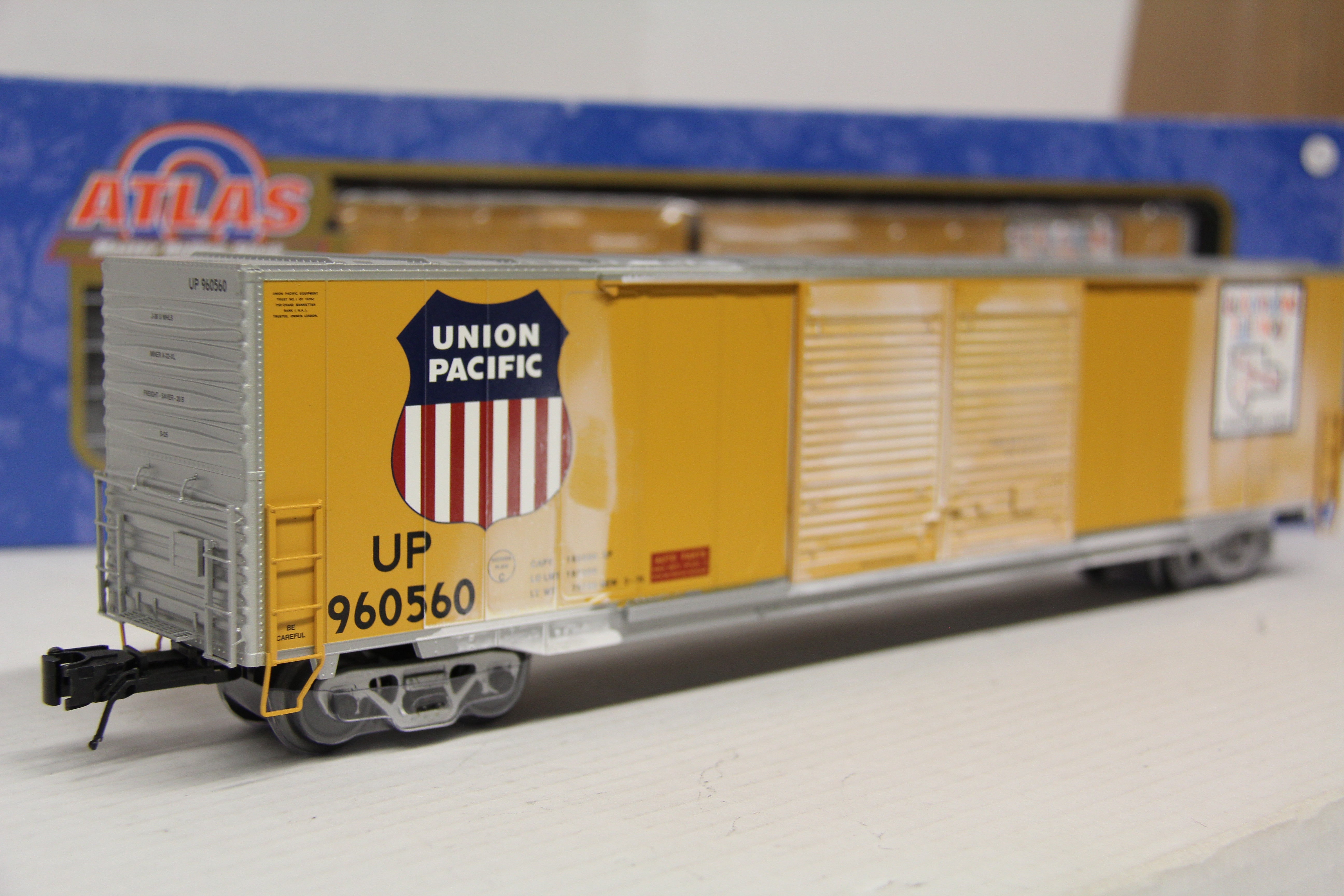 Atlas #3005913-1, -2  Union Pacific ACF 60' Double Door Auto Parts Box Car-2 Car Set-Second hand-M5634