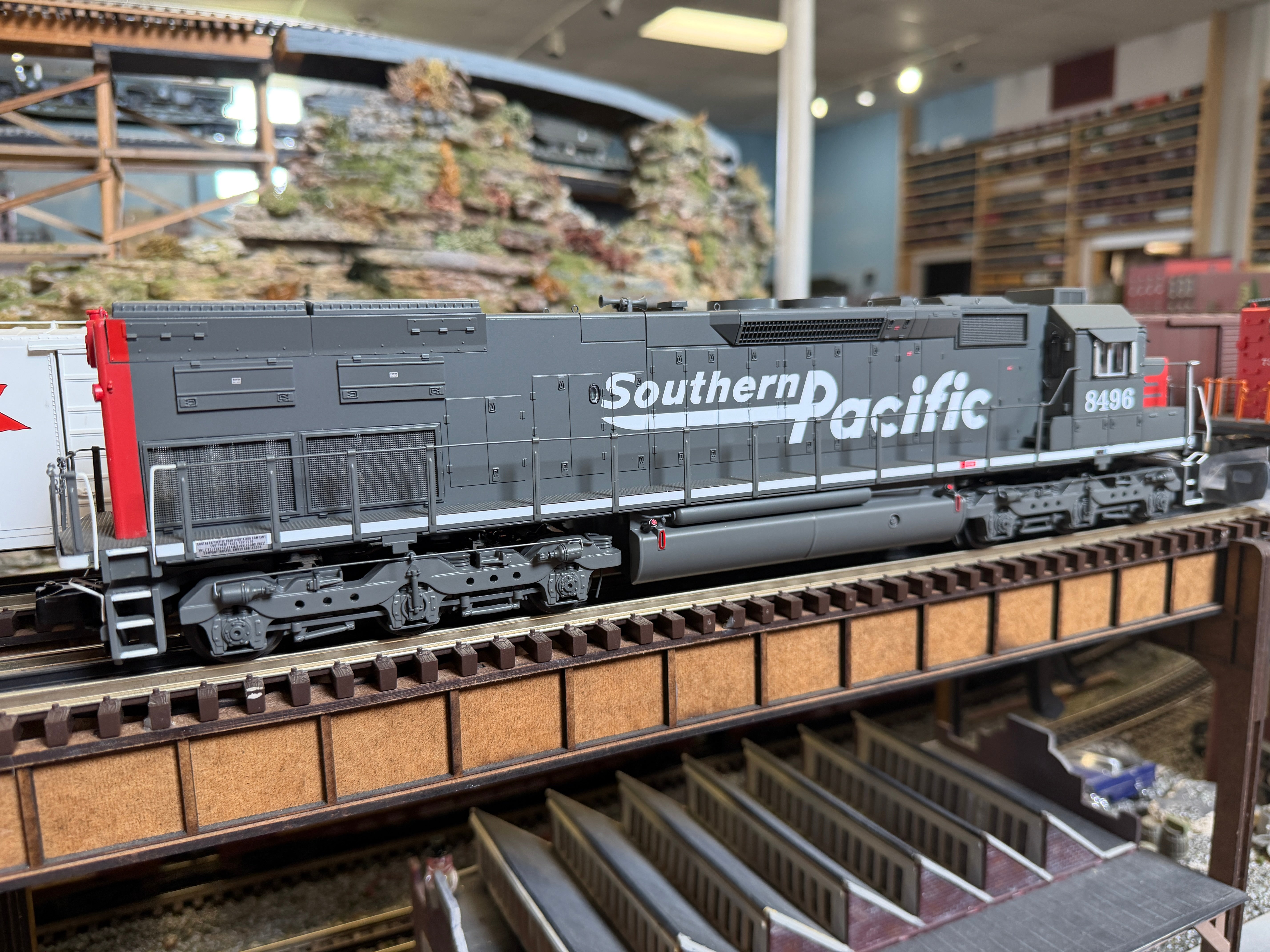 MTH 20-22185-1 - Premier - SD40T-2 Tunnel Motor Diesel Engine "Southern Pacific" #8496 w/ PS3 (Swosh) - Custom Run for MrMuffin'sTrains