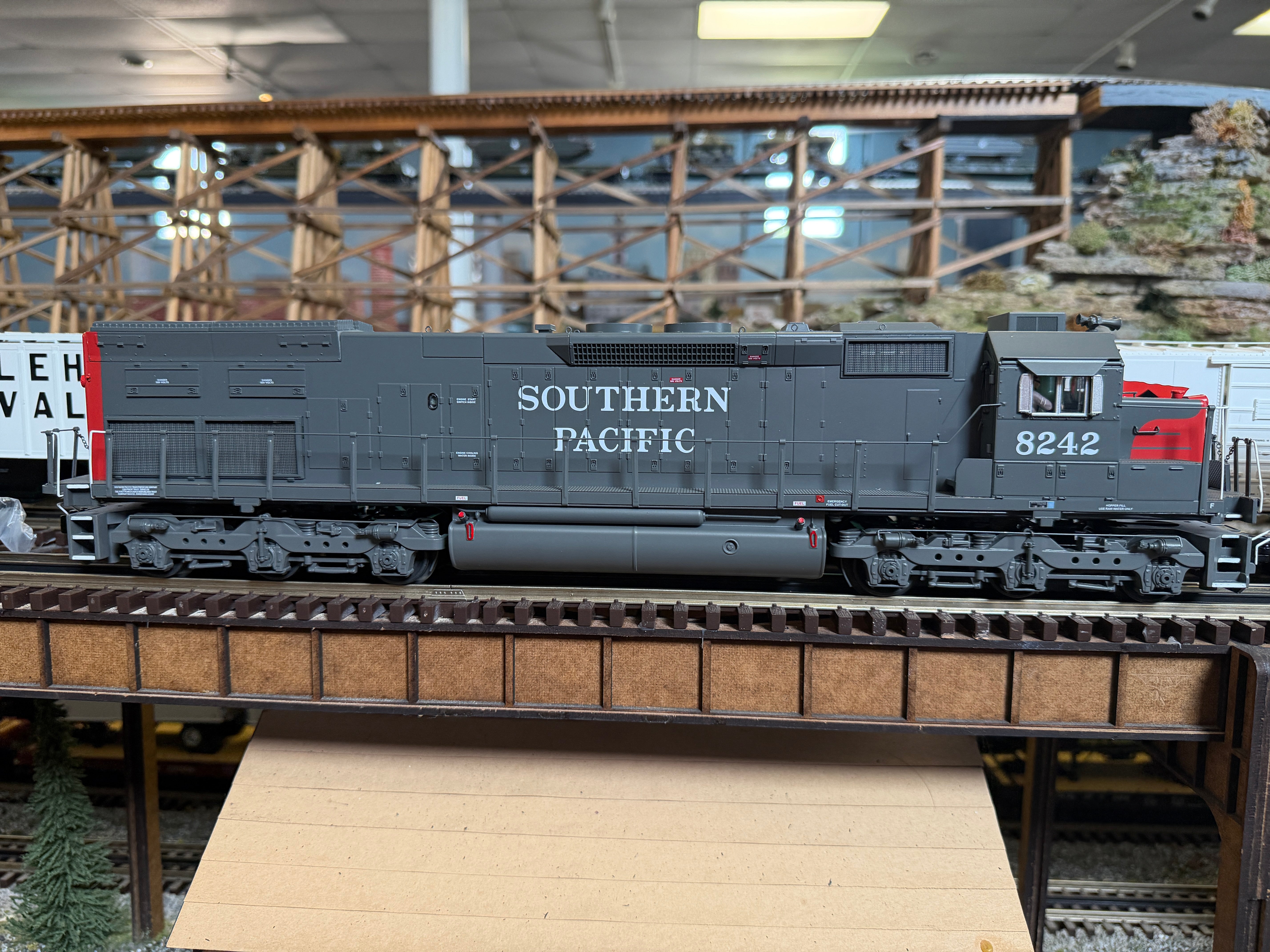 MTH 20-22126-1 - Premier - SD40T-2 Tunnel Motor Diesel Engine "Southern Pacific" #8242 w/ PS3