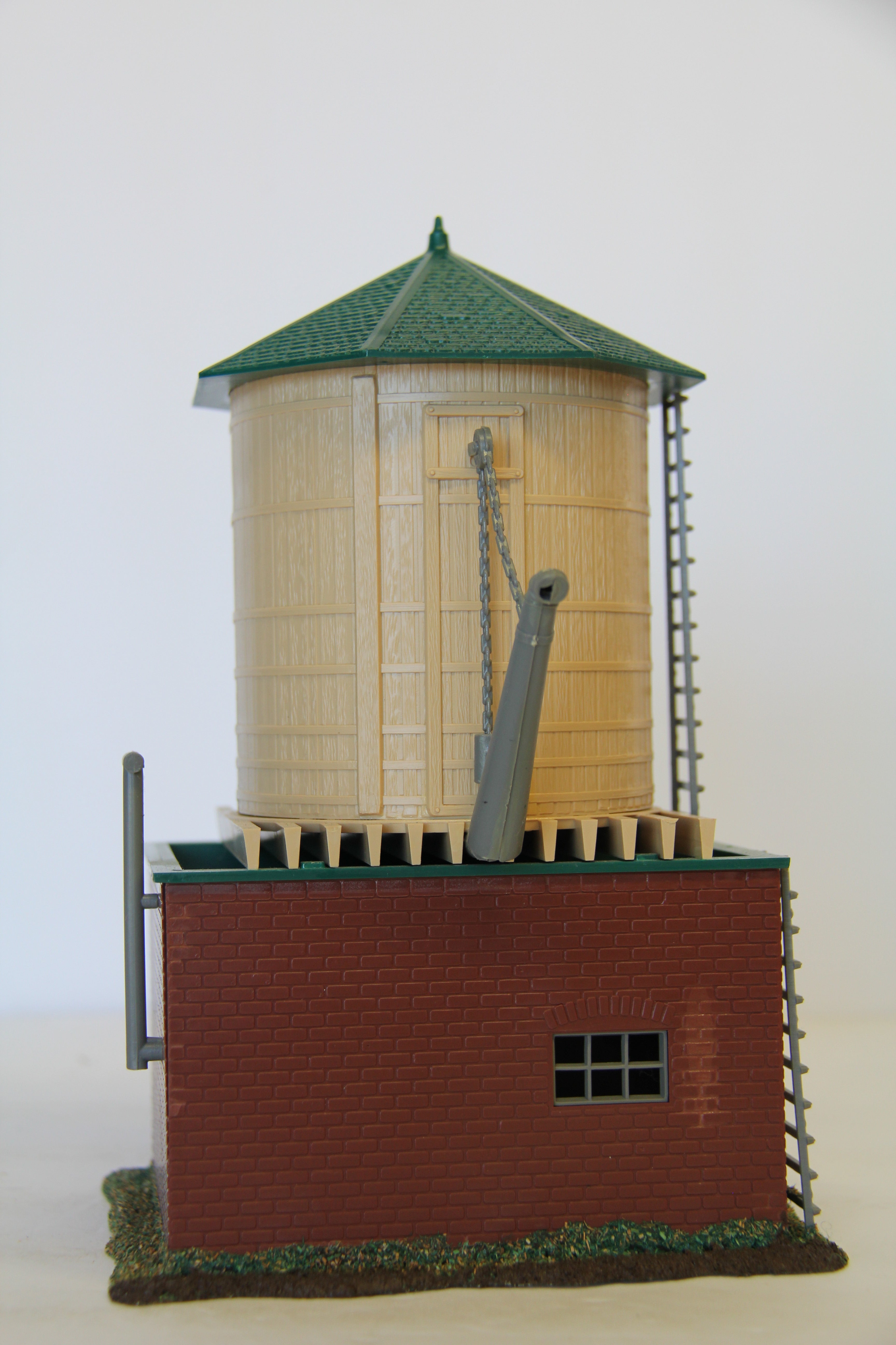 Unmarked Small Water Tank Platform-Second hand-M6996