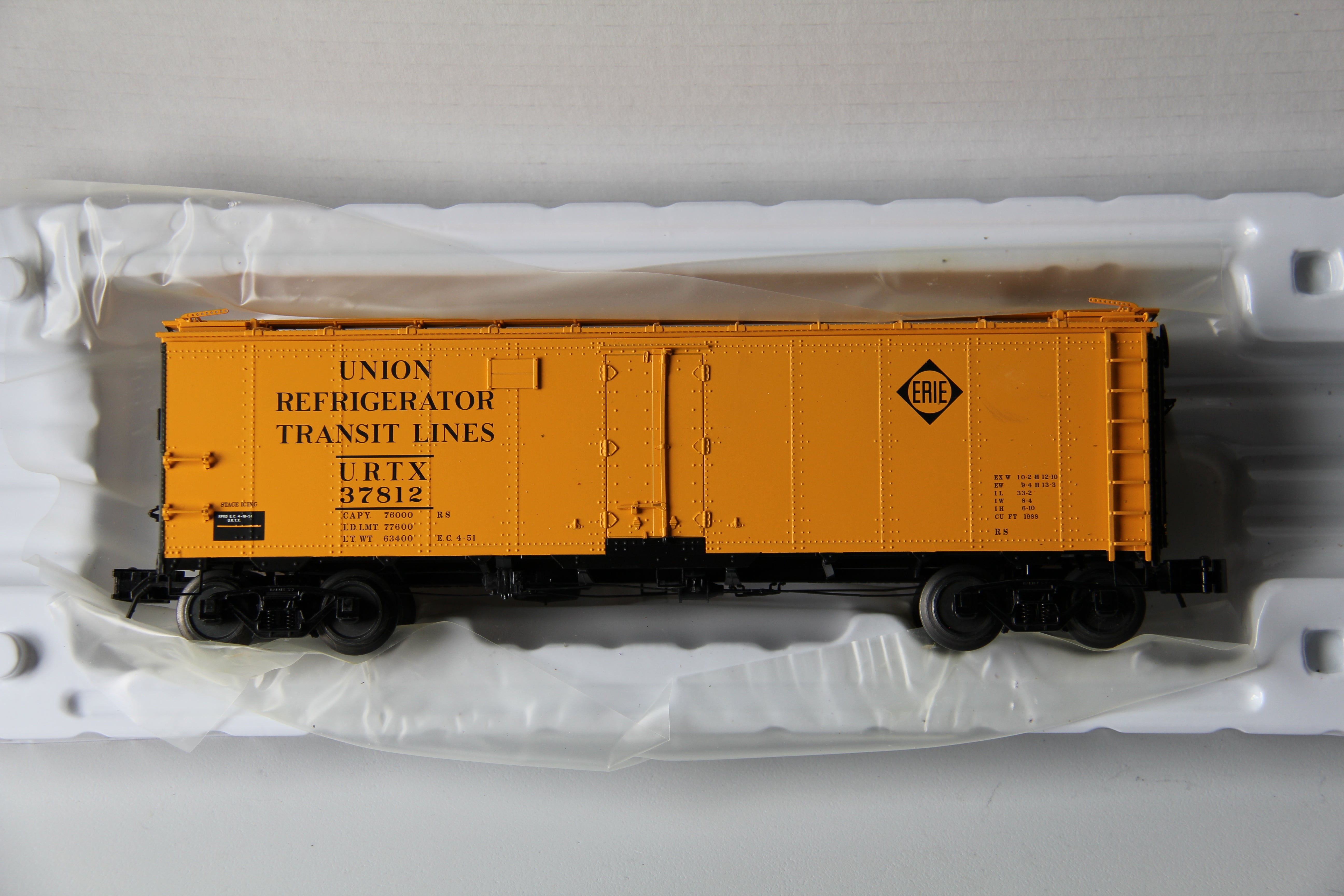 Atlas #3003902-4 Erie 40' Steel Reefer Road #37812- 3 Rail-Second hand-M2574