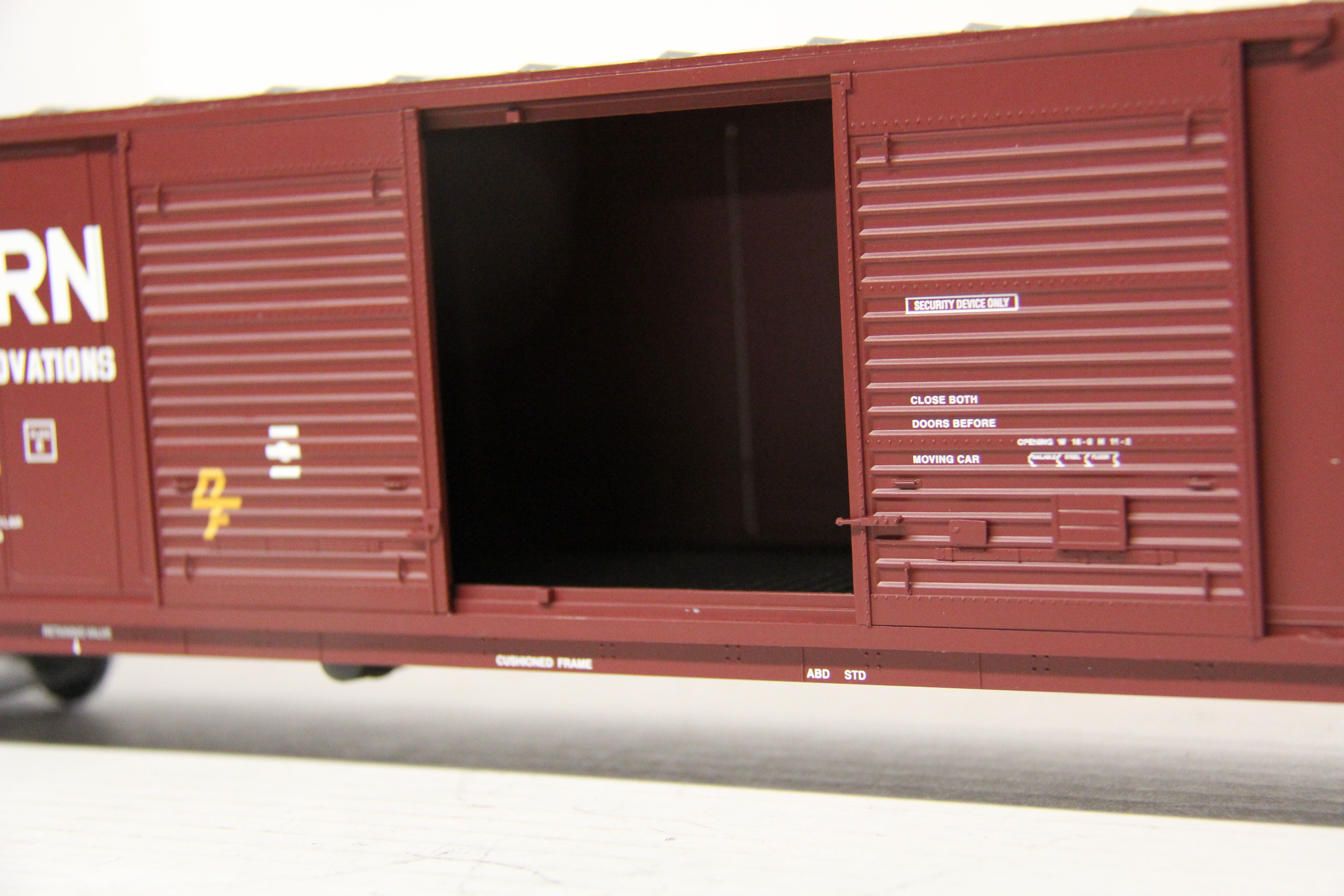 Atlas #3005912-1 Southern ACF 60' Double Door Auto Parts Box Car-Second hand-M5637