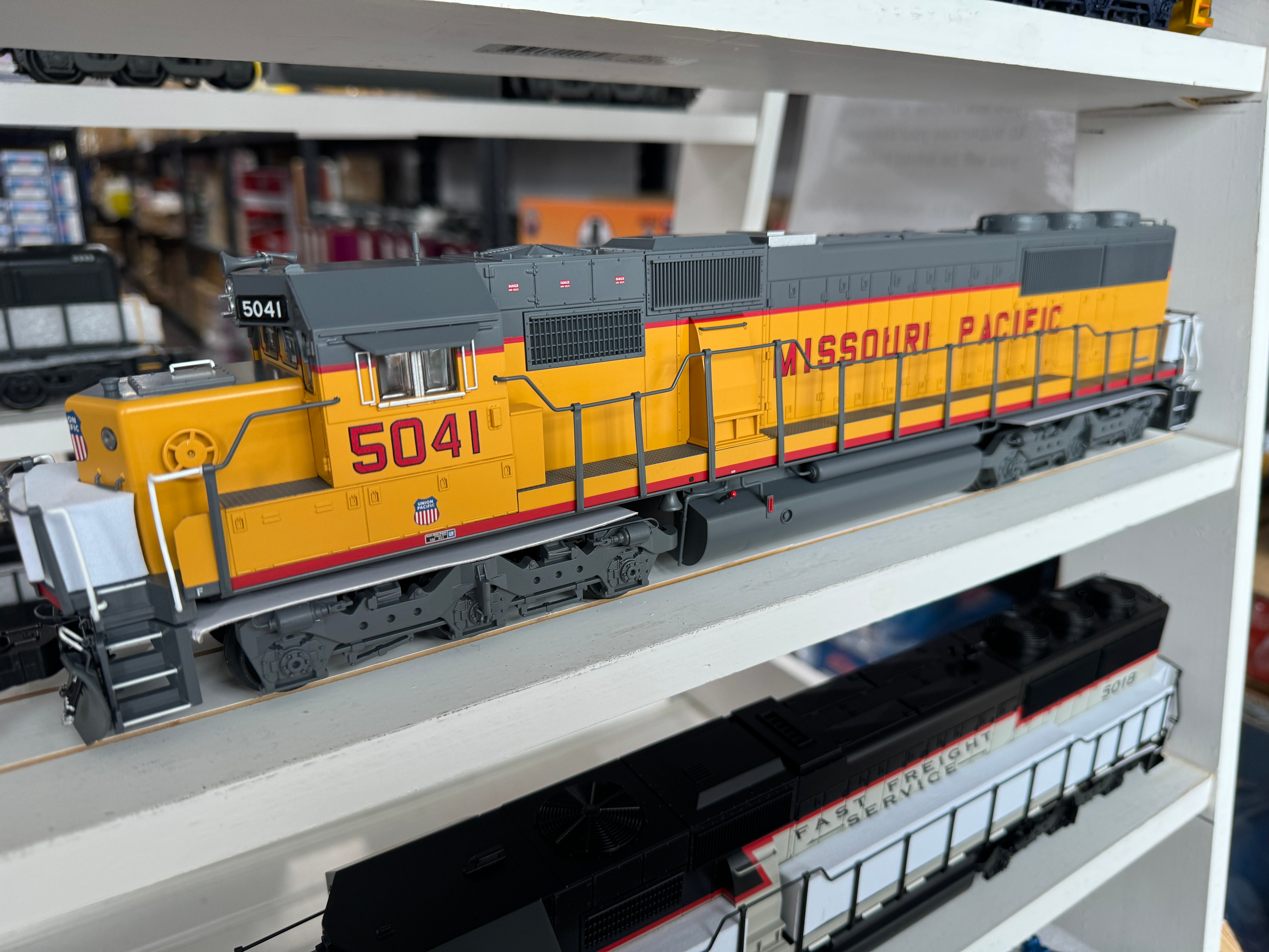 Lionel 2433272 - Legacy SD50 Diesel Engine "Missouri Pacific" #5041