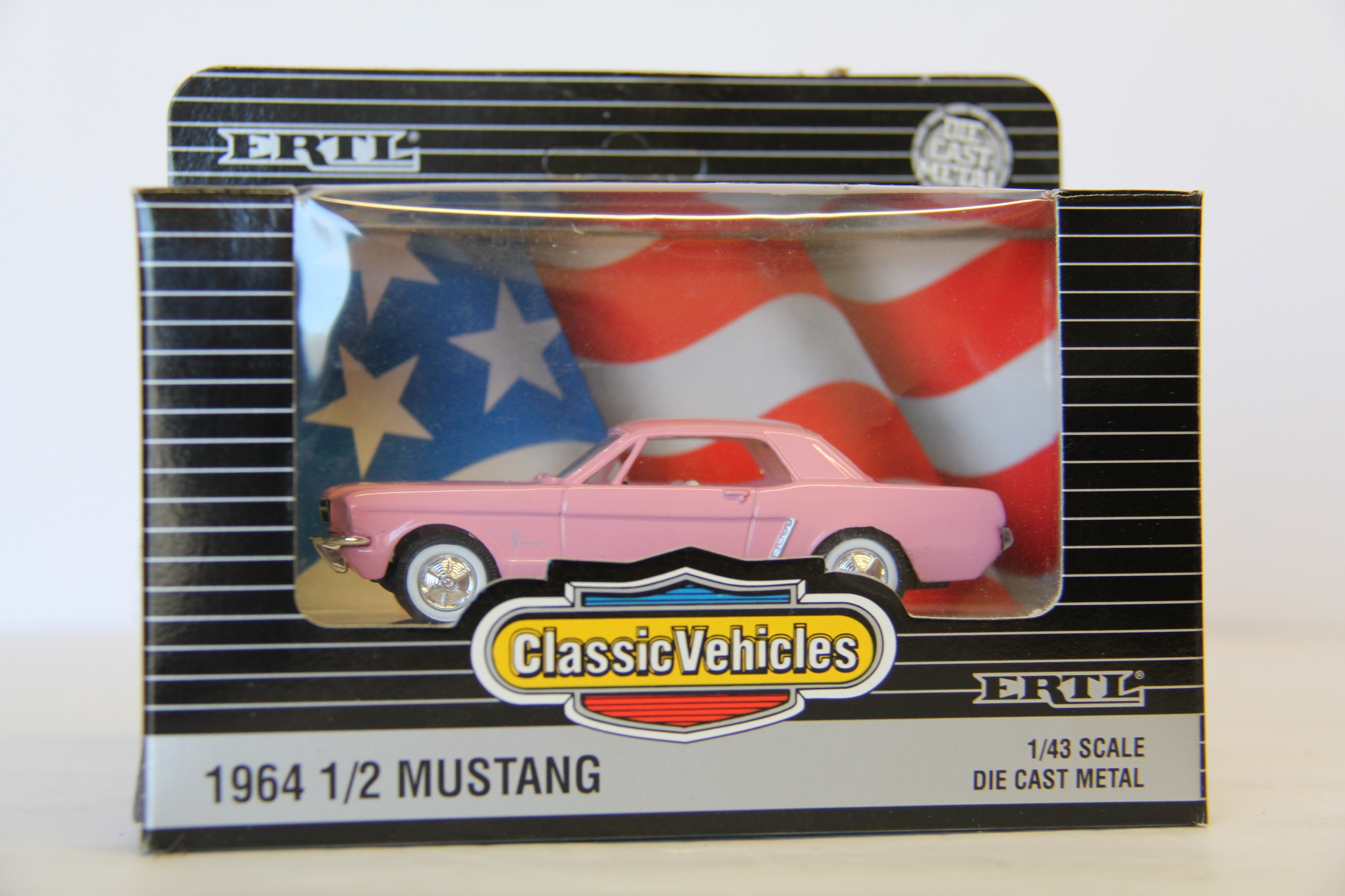 Ertl Classic Vehicles 1:43 -1964 1/2 Mustang-Second hand-M6998