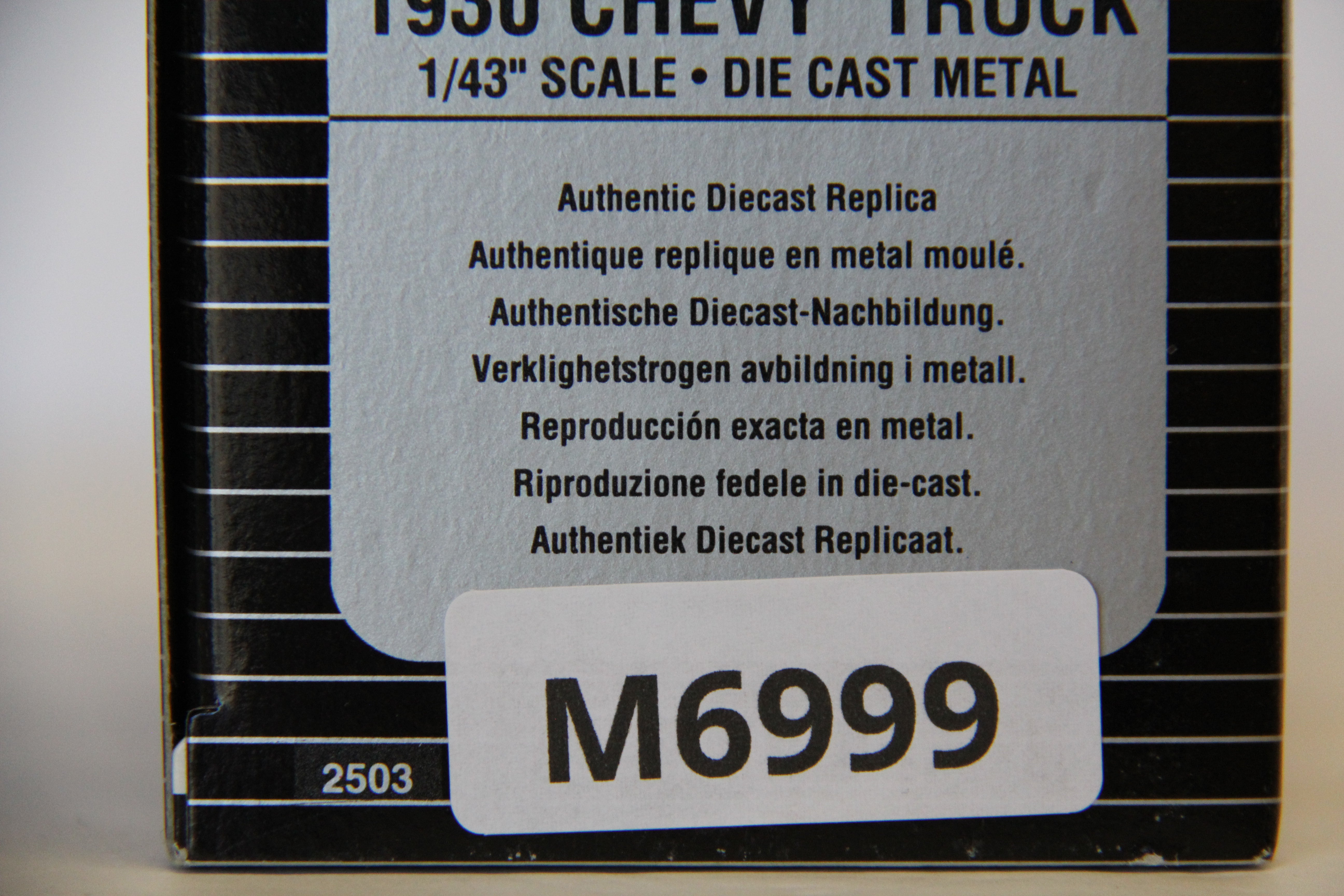 Ertl Classic Vehicles 1:43 -1930 Chevy Truck-Second hand-M6999