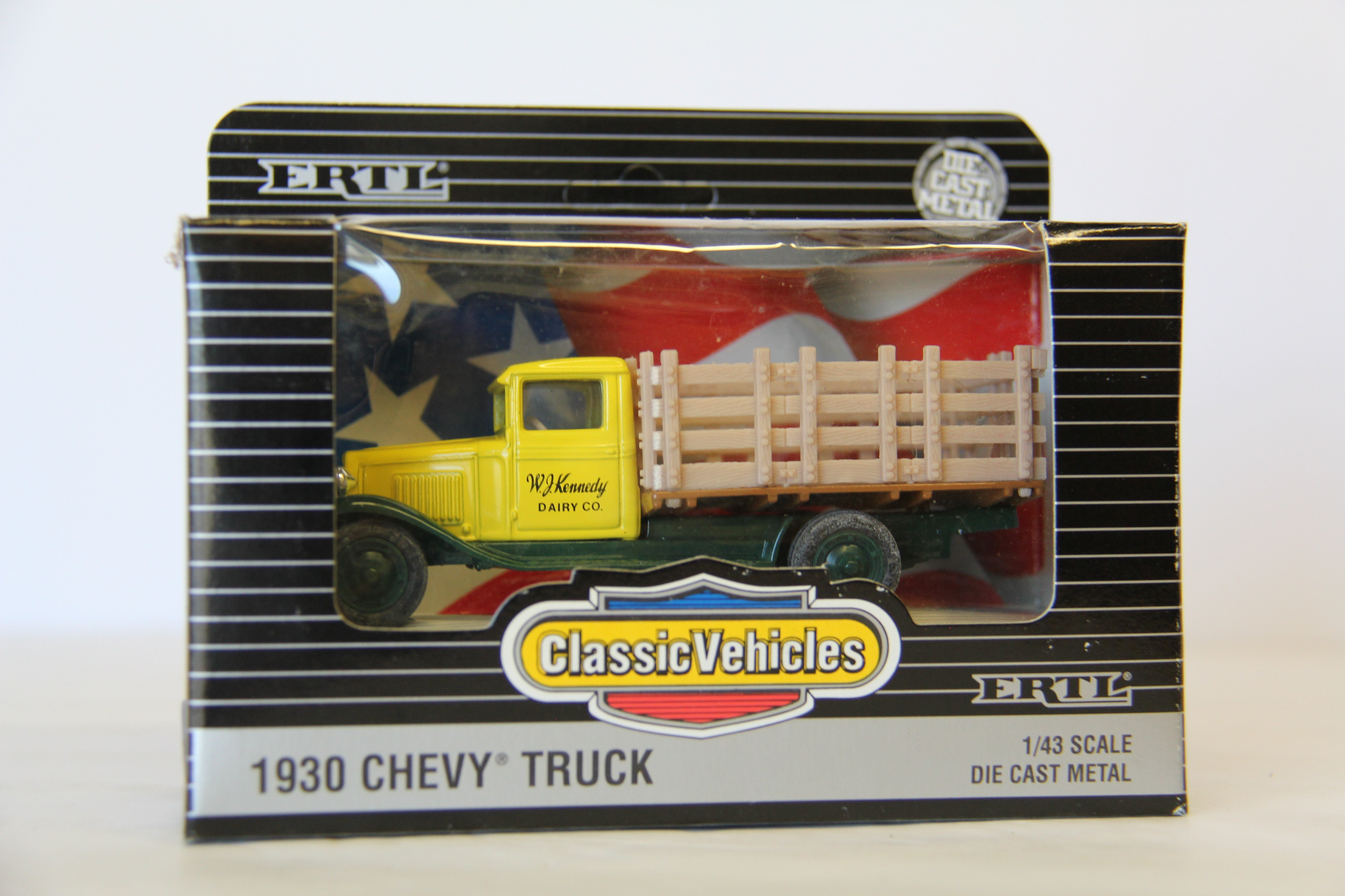 Ertl Classic Vehicles 1:43 -1930 Chevy Truck-Second hand-M6999