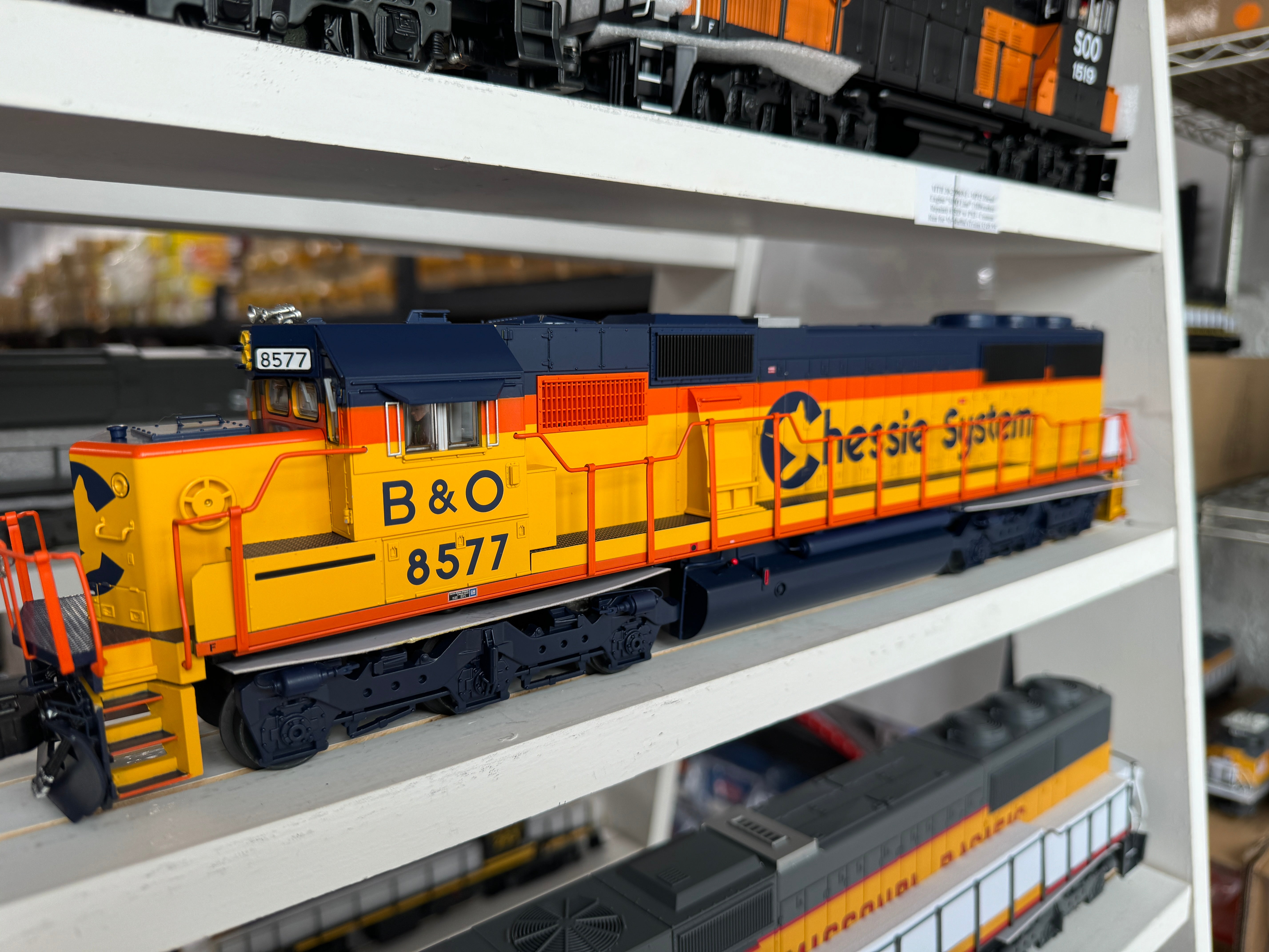 Lionel 2433239 - Legacy SD50 SuperBass "Baltimore & Ohio" #8593 (Chessie System)