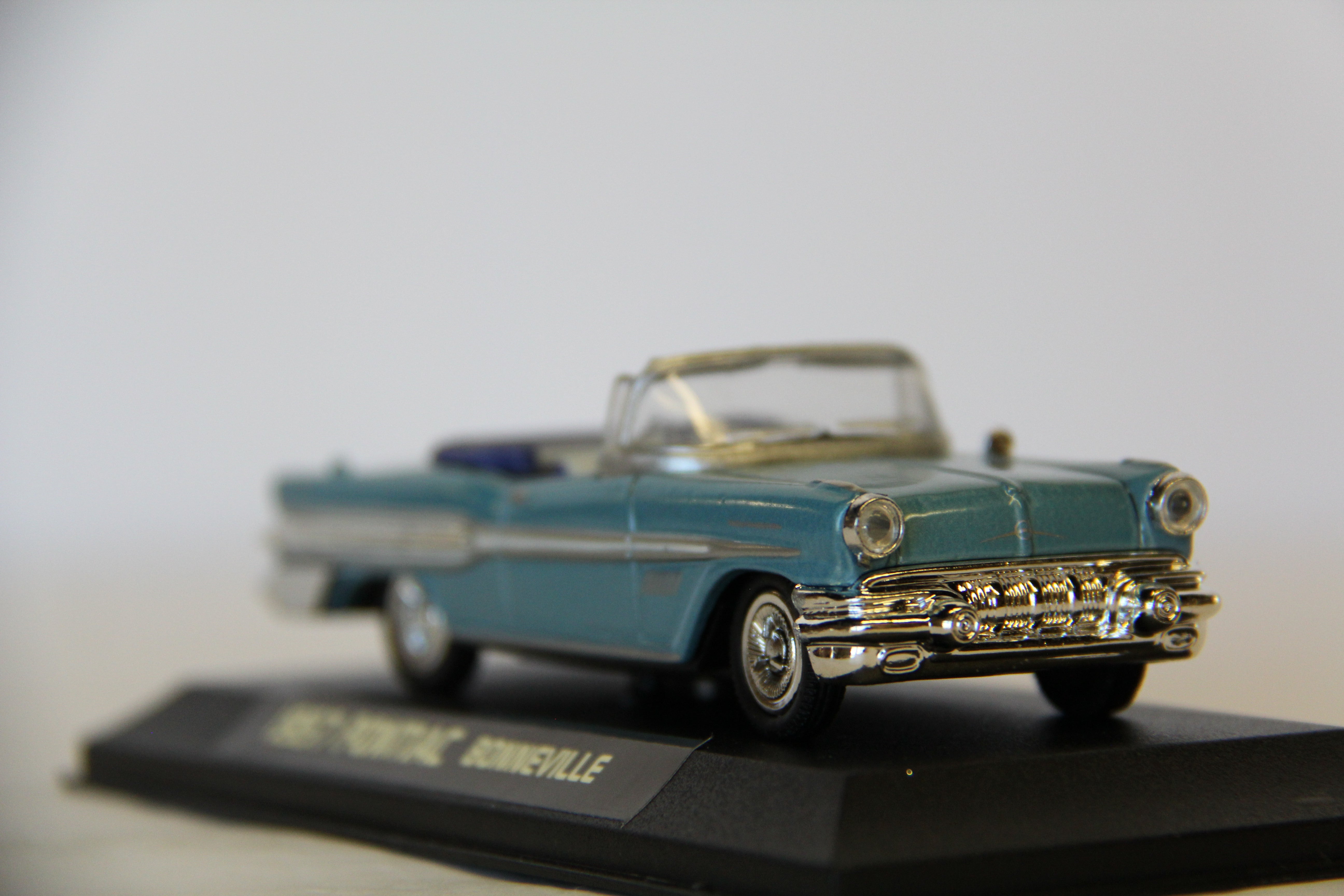 New Ray 1957 Pontiac Bonneville 1:43-Second hand-M7006