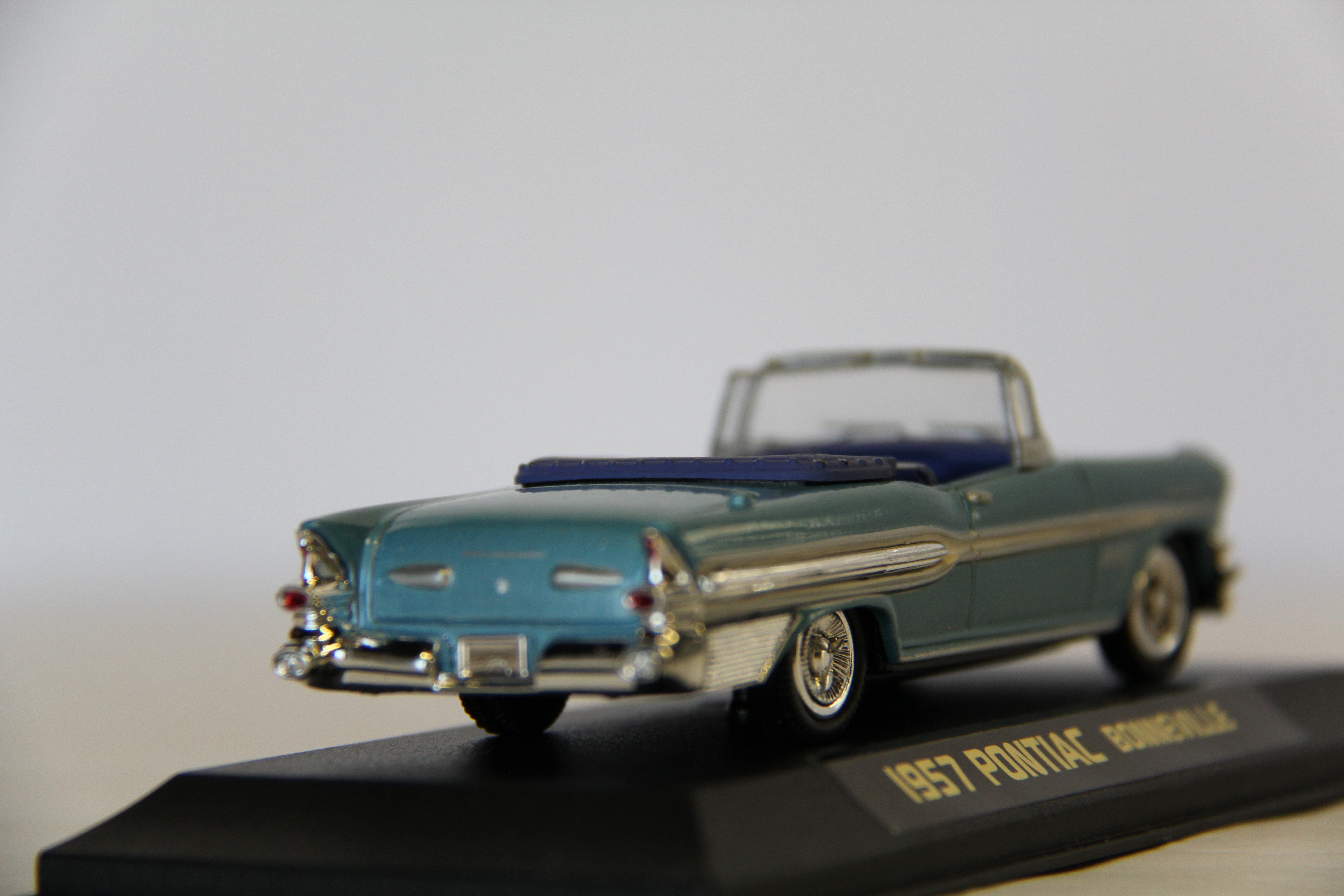 New Ray 1957 Pontiac Bonneville 1:43-Second hand-M7006