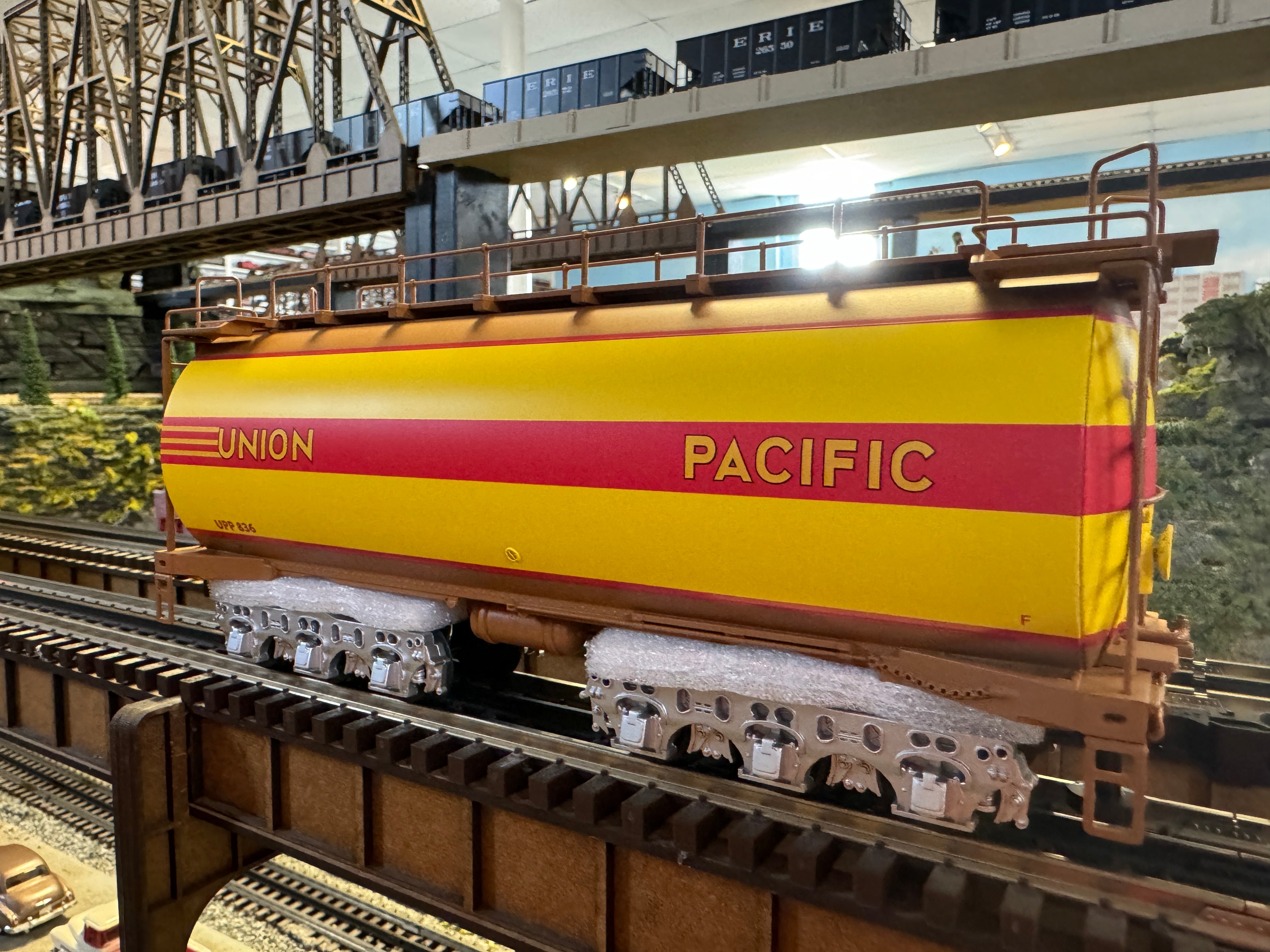 Lionel 2431790 - Auxiliary Tenders "Union Pacific" #836 (Challenger Scheme) - Custom Run for MrMuffin'sTrains