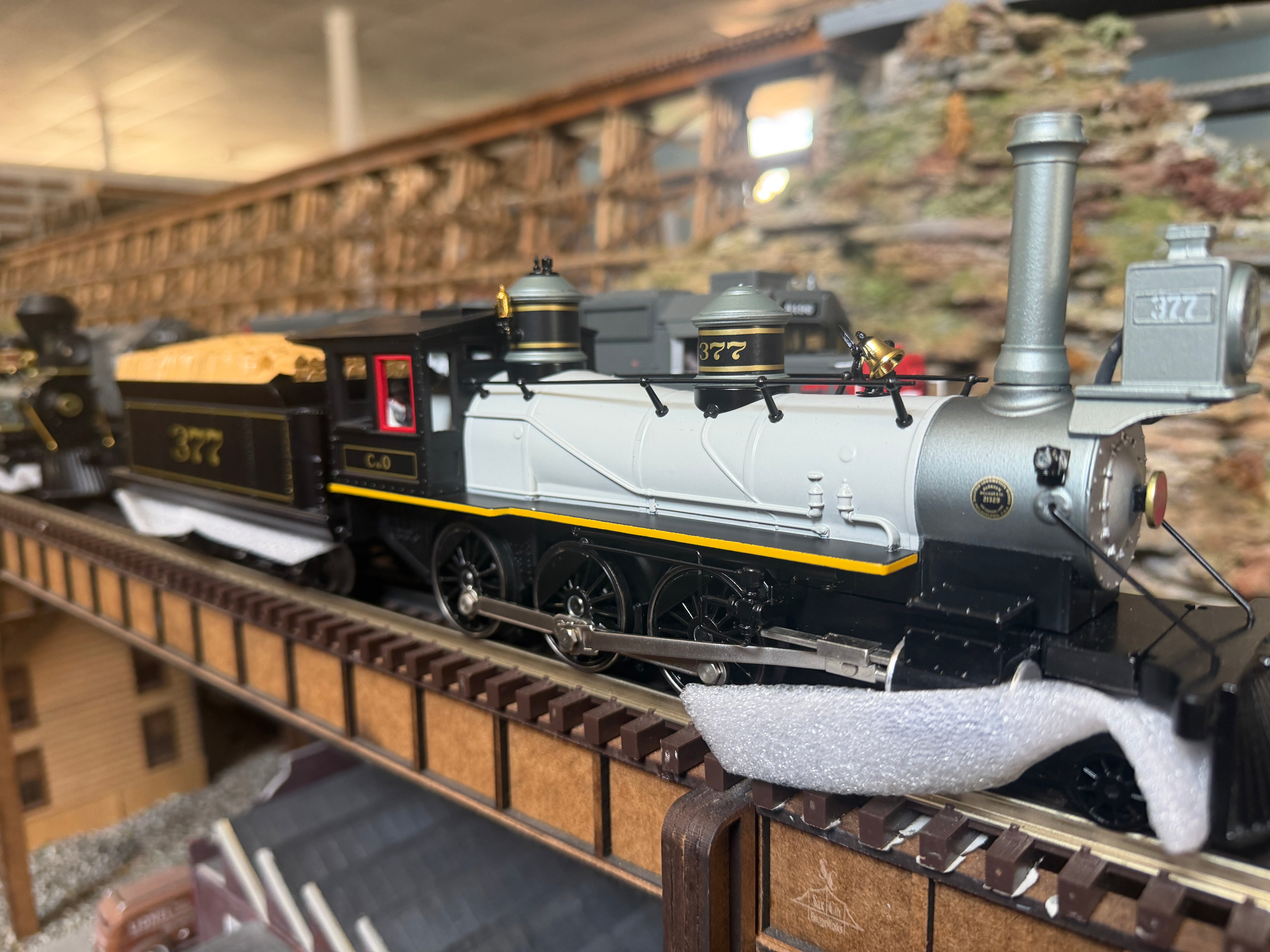 MTH 30-1910-1 - RailKing  - 4-6-0 Ten Wheeler Steam Engine "Chesapeake & Ohio" #377 w/ PS3