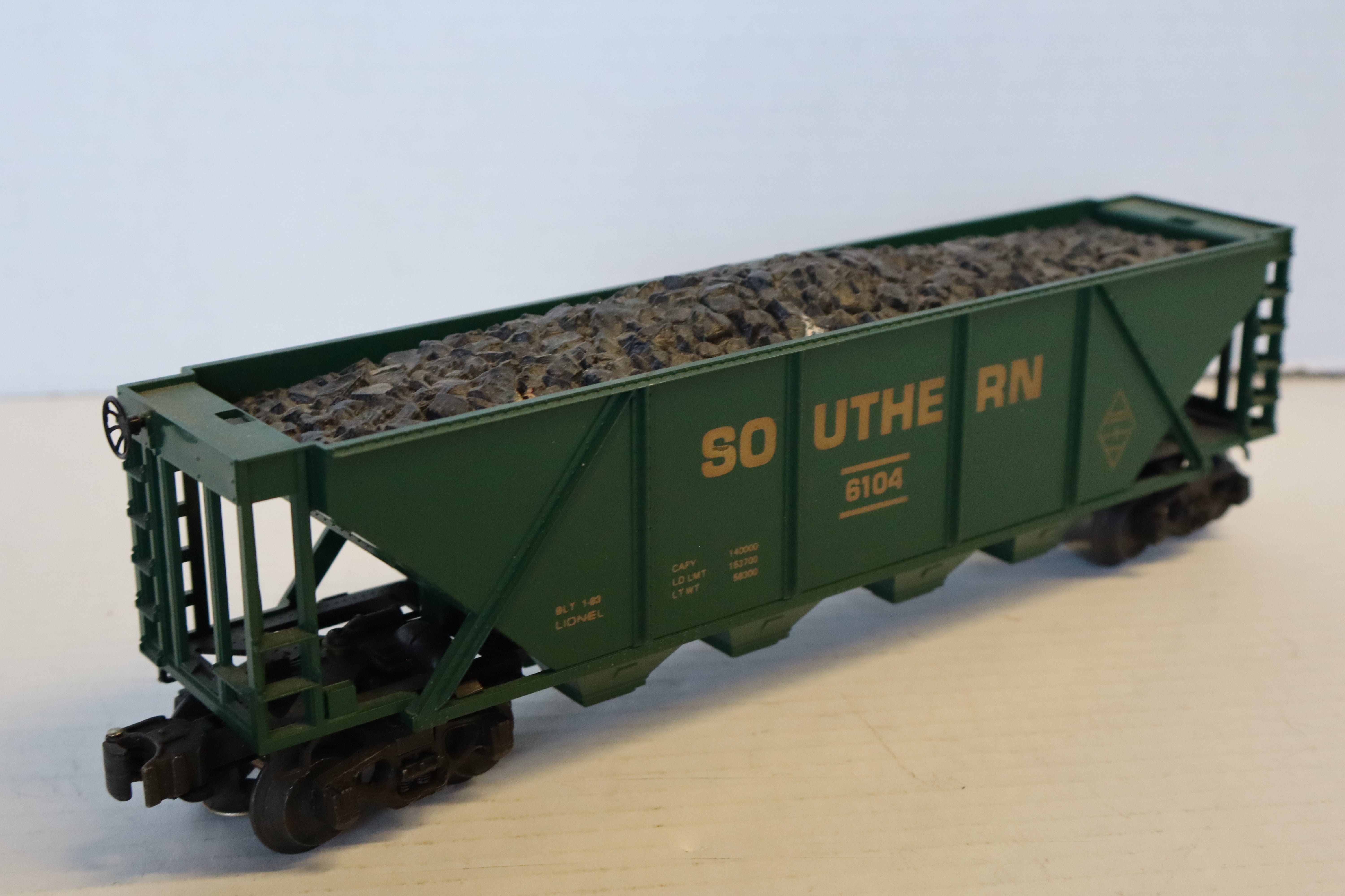 Lionel 6-6104 Famous American Railroad Southern Hopper w/ Coal Load-Second hand-M8217
