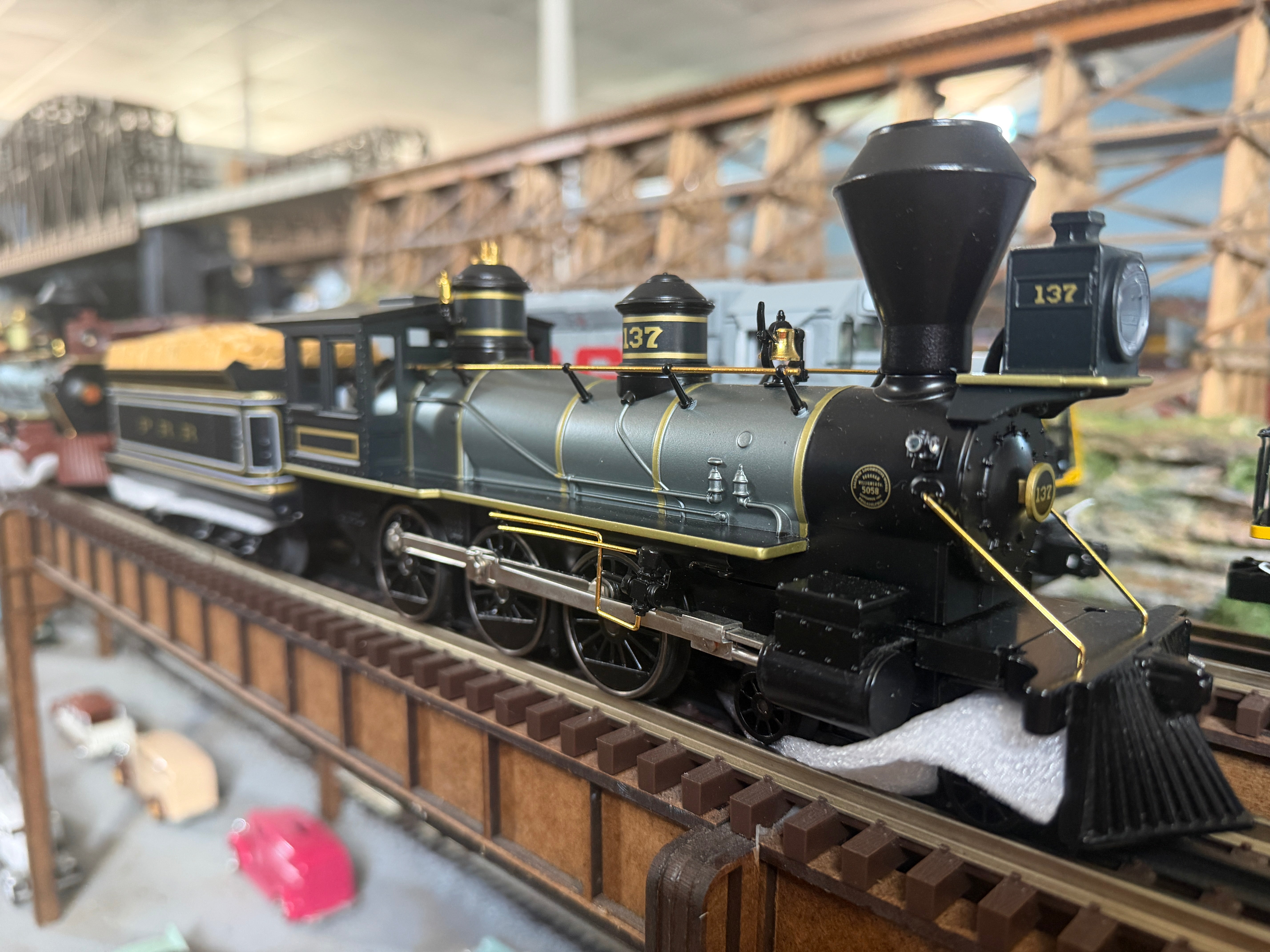 MTH 30-1909-1 - RailKing  - 4-6-0 Ten Wheeler Steam Engine "Pennsylvania" #137 w/ PS3