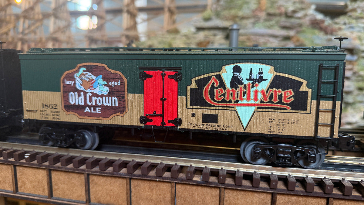 MTH 20-94836 - Premier - 36’ Woodsided Reefer Car "Old Crown Ale"