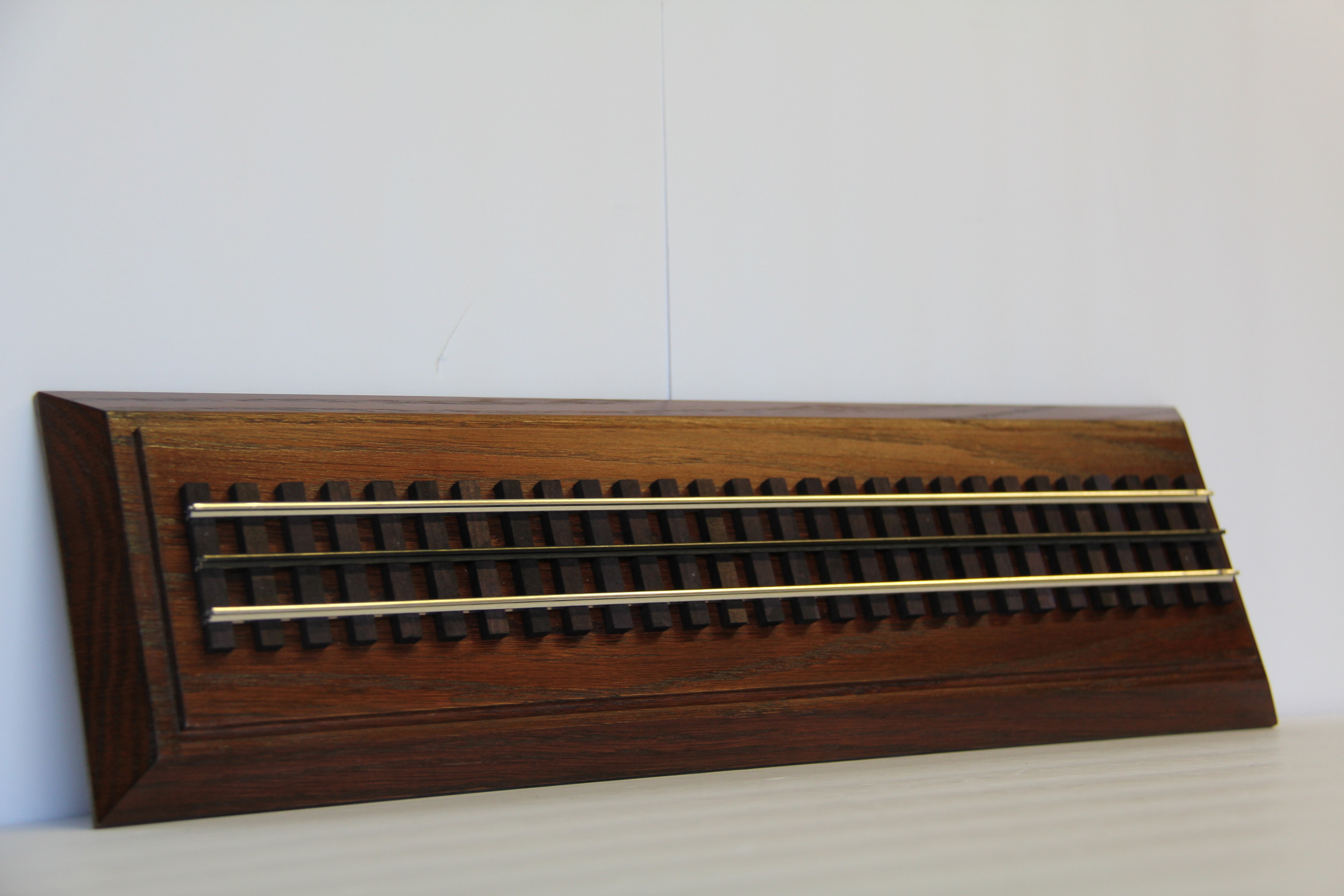 20 in. Display Track-Second hand-M7017