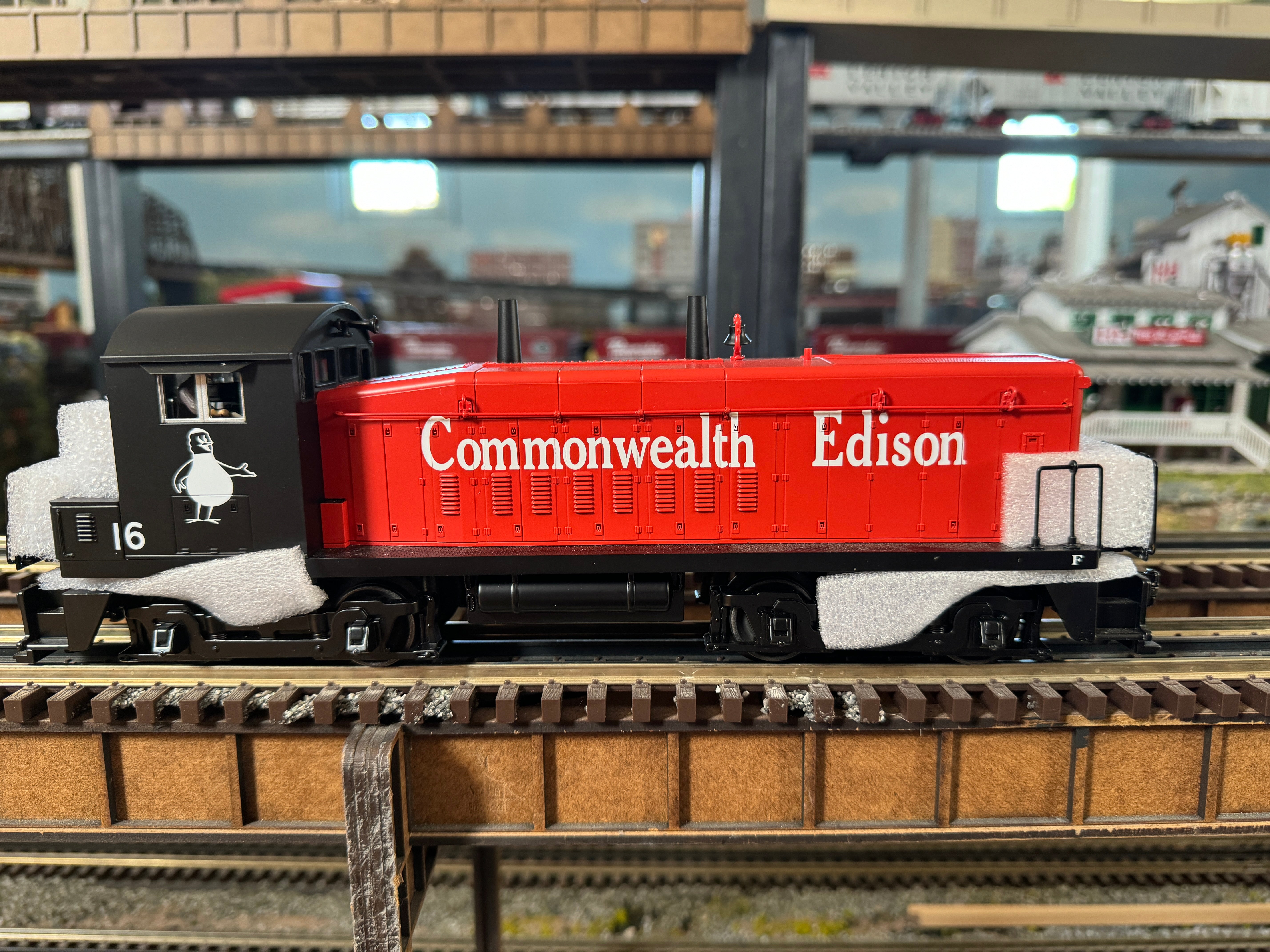 MTH 30-21056-1 - SW1200 Switcher Diesel Engine "Commonwealth Edison" #16 w/ PS3 - Custom Run for Berwyn’s