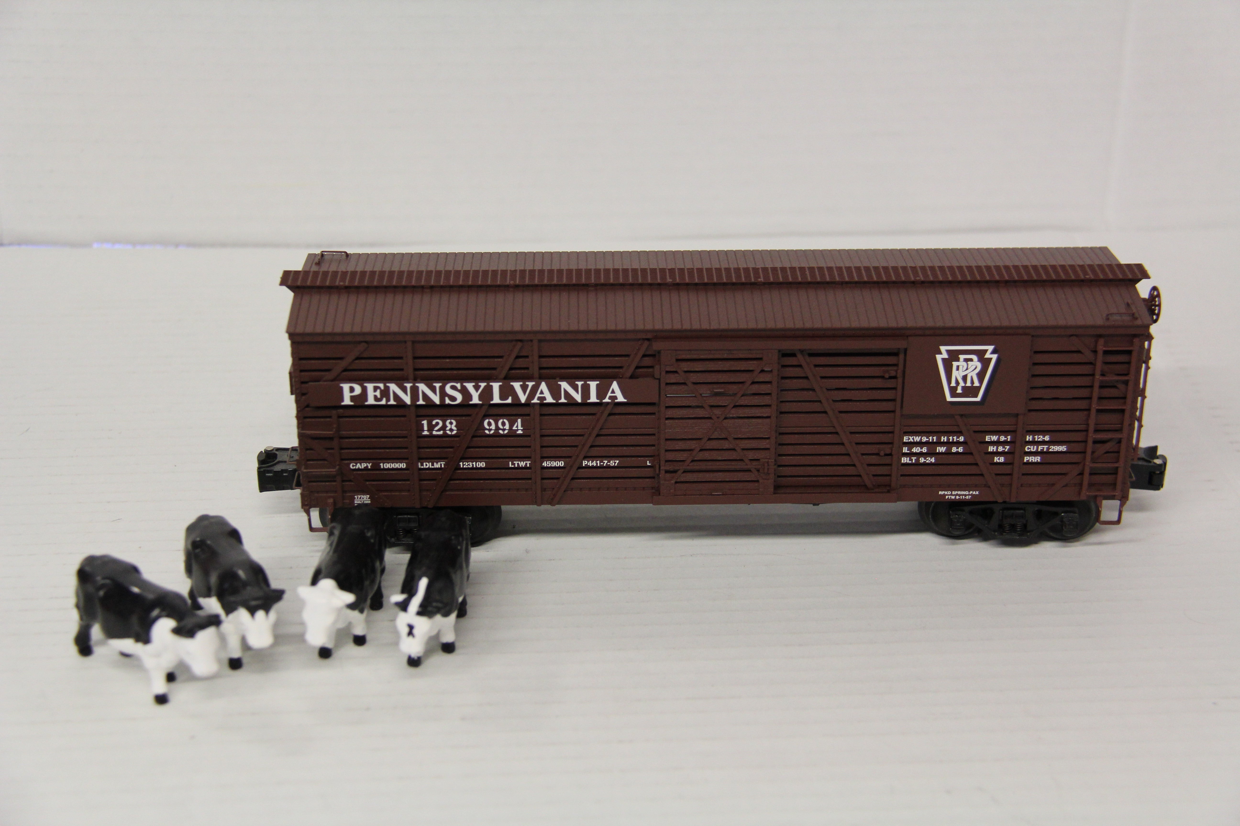 Lionel Pennsylvania ACF 40-Ton Stock Car #128994 w/ 4 Cows-Second hand-M7036