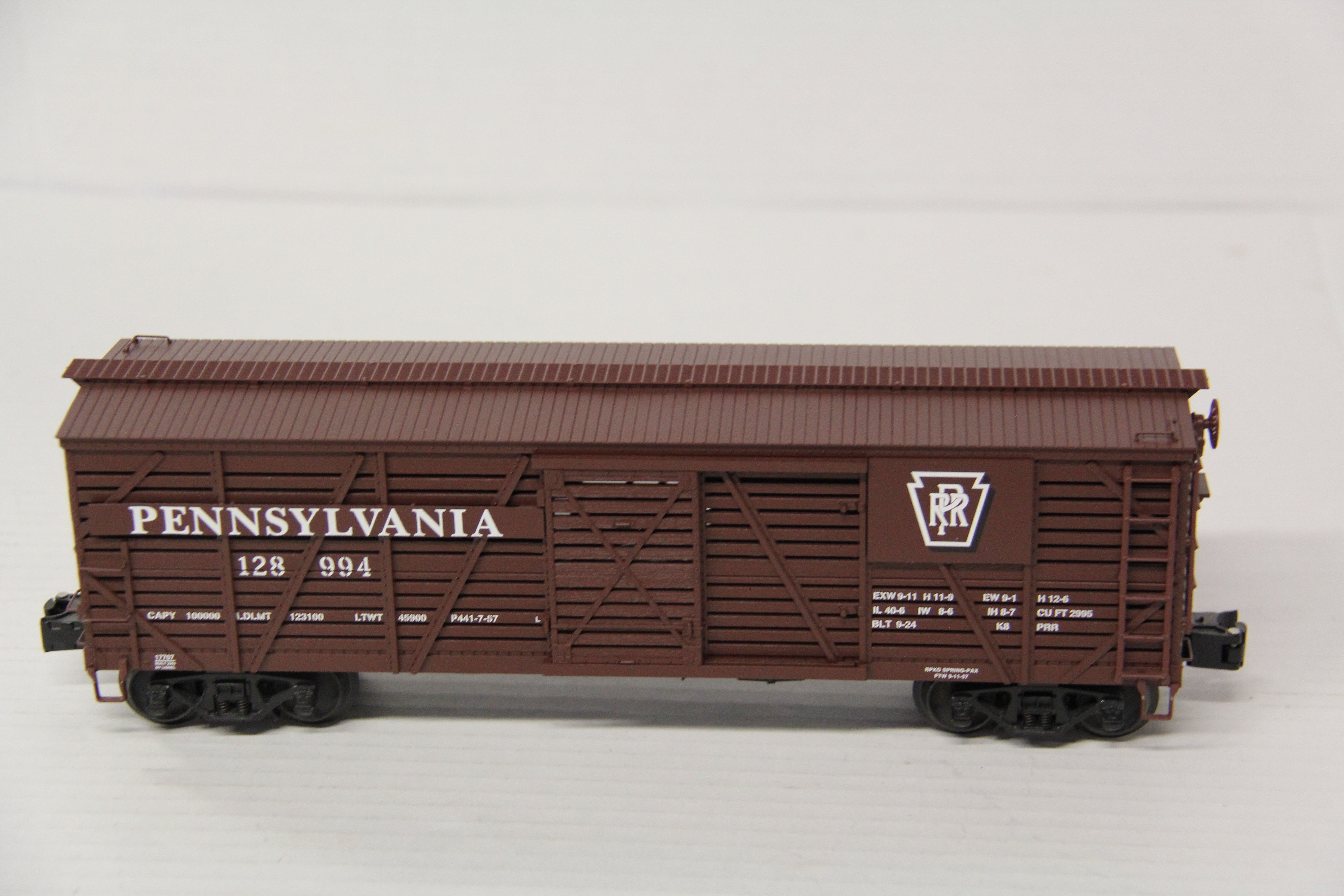 Lionel Pennsylvania ACF 40-Ton Stock Car #128994 w/ 4 Cows-Second hand-M7036