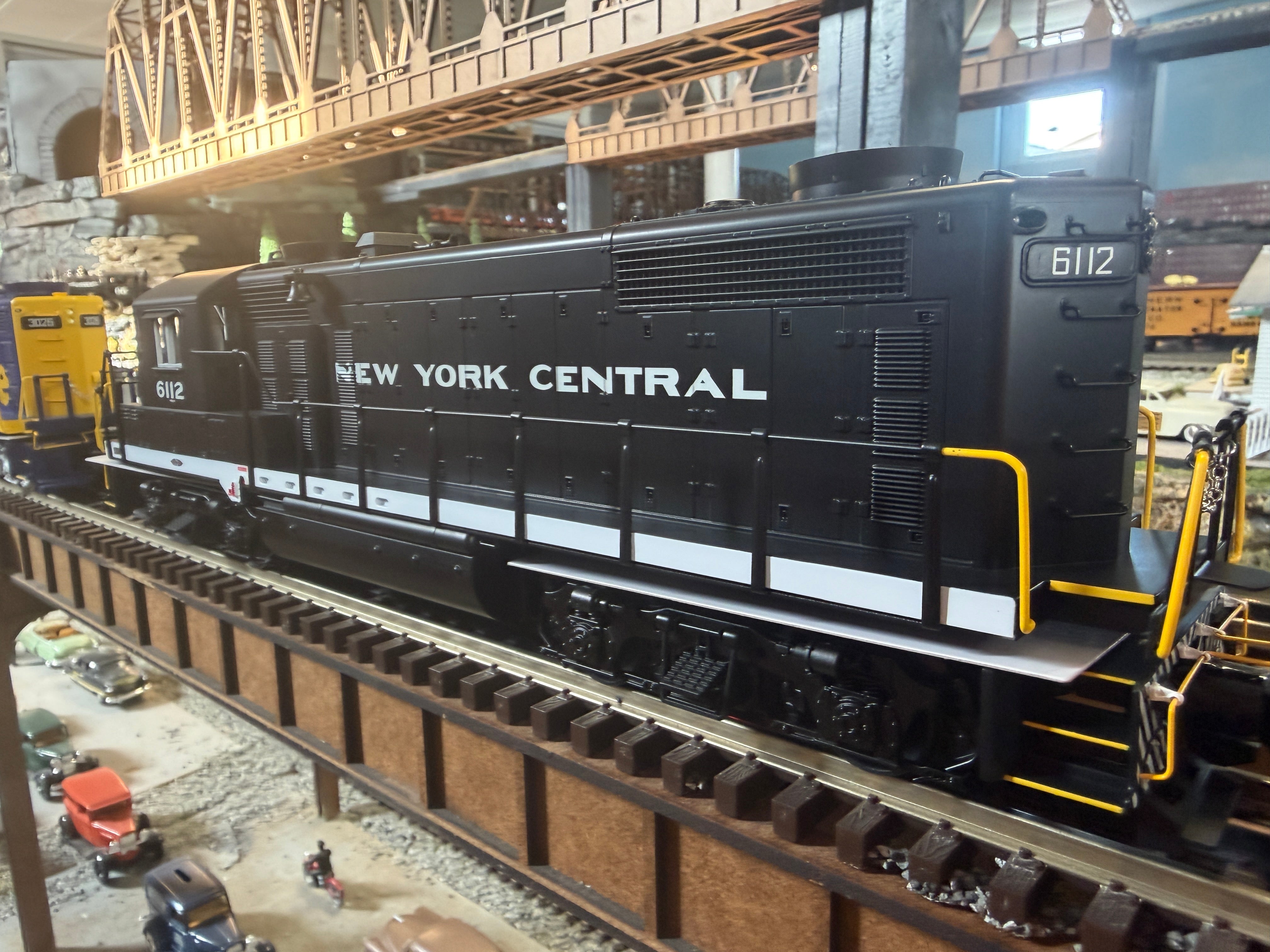 Lionel 2633161 - Legacy - GP20 Diesel Locomotive "New York Central" #6100