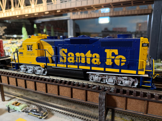 Lionel 2633131 - Legacy GP20 Diesel Locomotive "Santa Fe" #3008