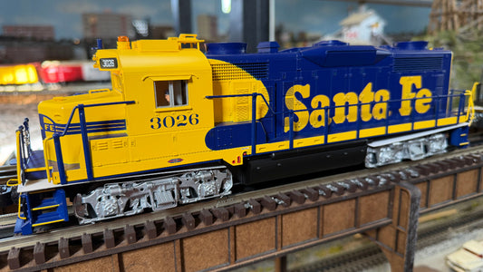 Lionel 2633131 - Legacy GP20 Diesel Locomotive "Santa Fe" #3008