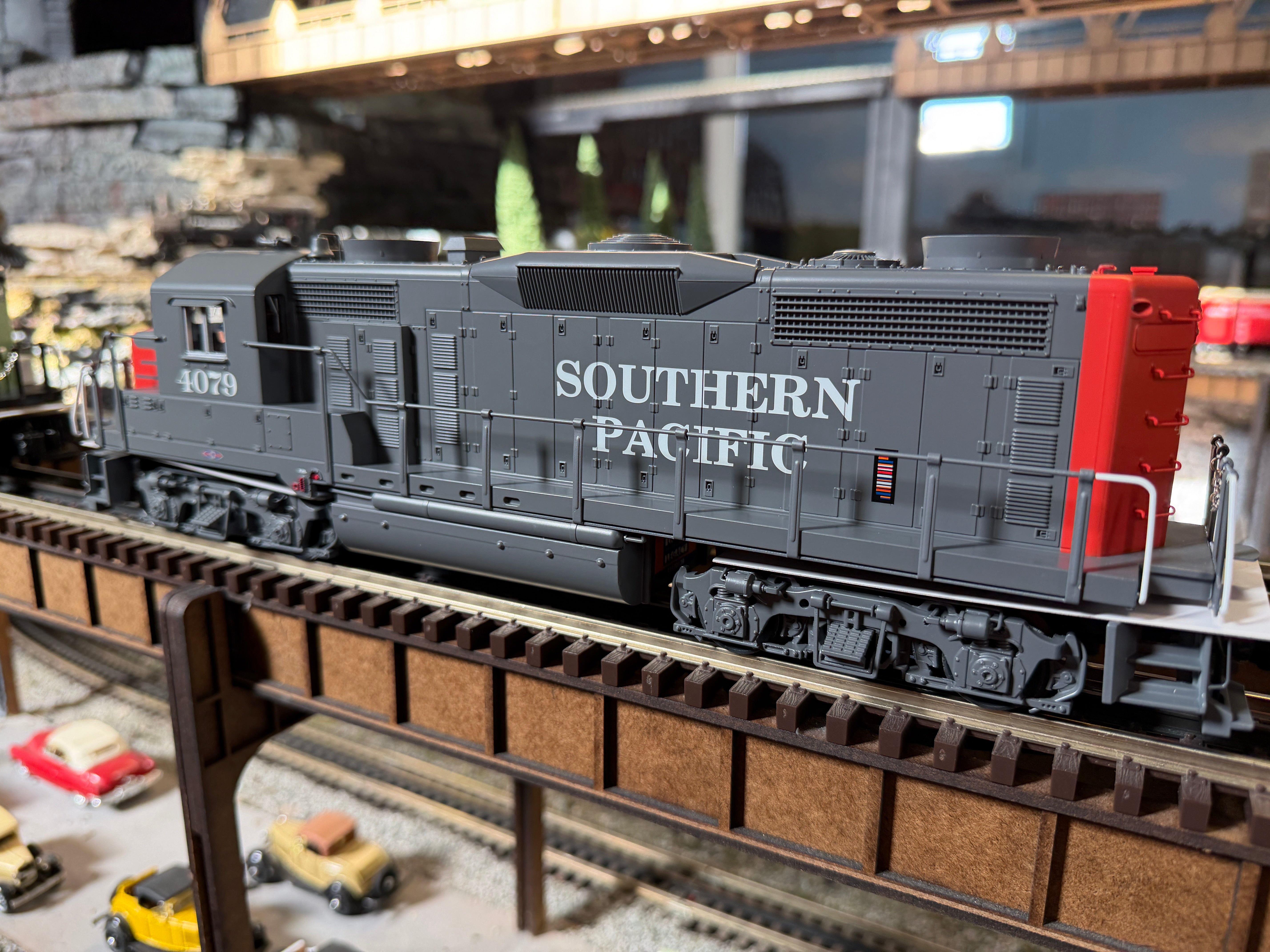 Lionel 2633172 - Legacy - GP20 Diesel Locomotive "Southern Pacific" #4079
