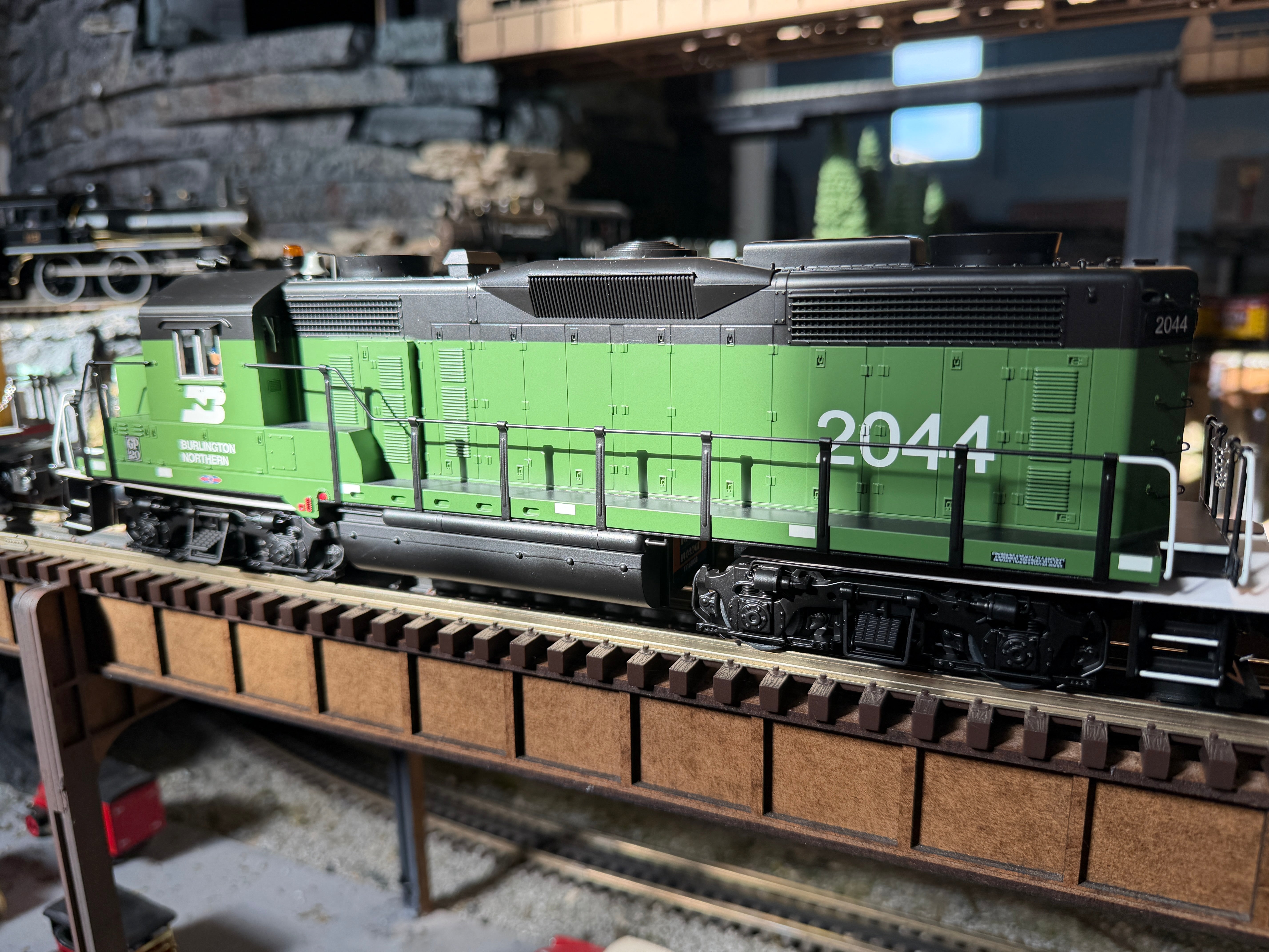 Lionel 2633141 - Legacy - GP20 Diesel Locomotive "Burlington Northern" #2037