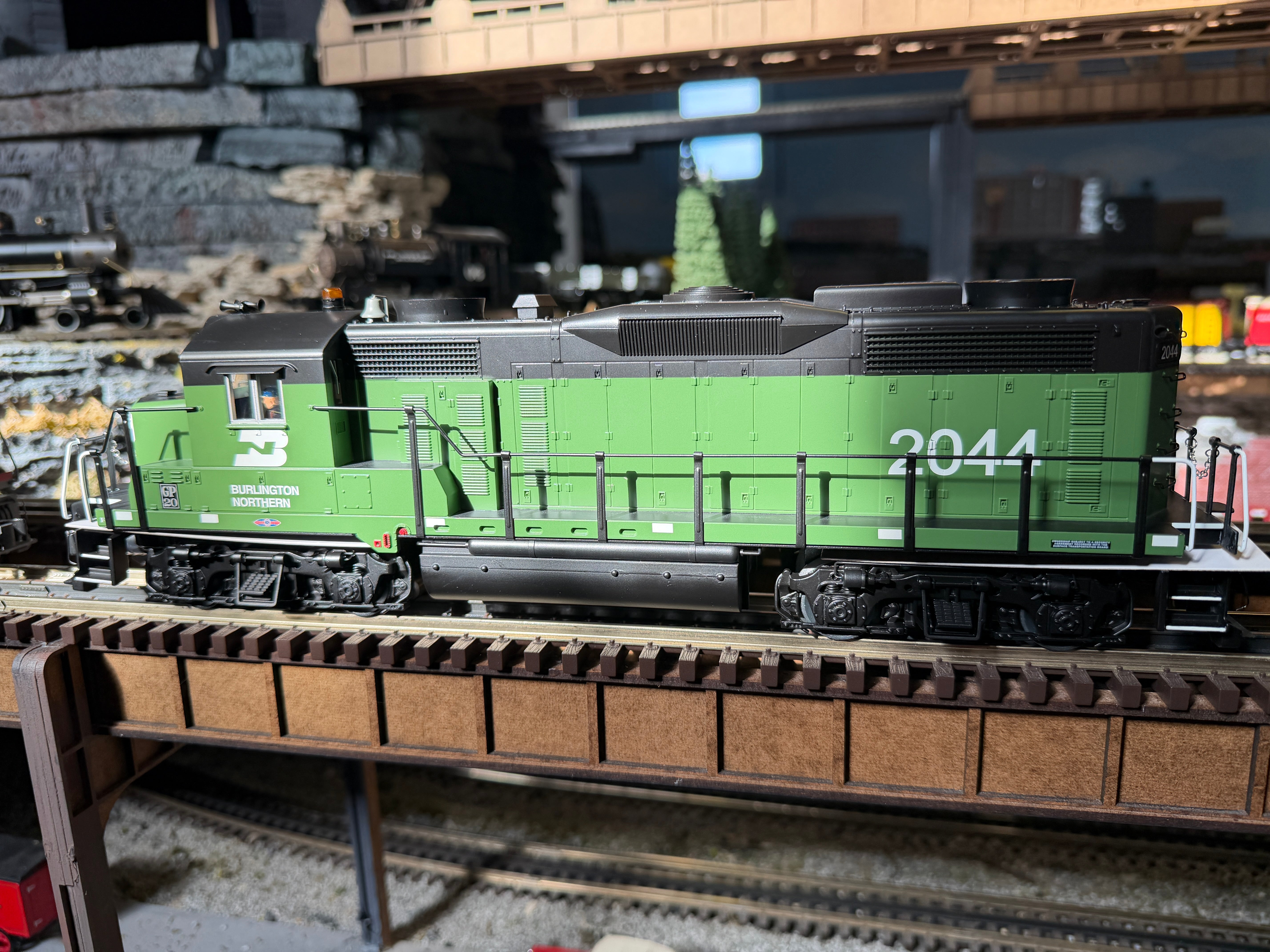 Lionel 2633142 - Legacy - GP20 Diesel Locomotive "Burlington Northern" #2044