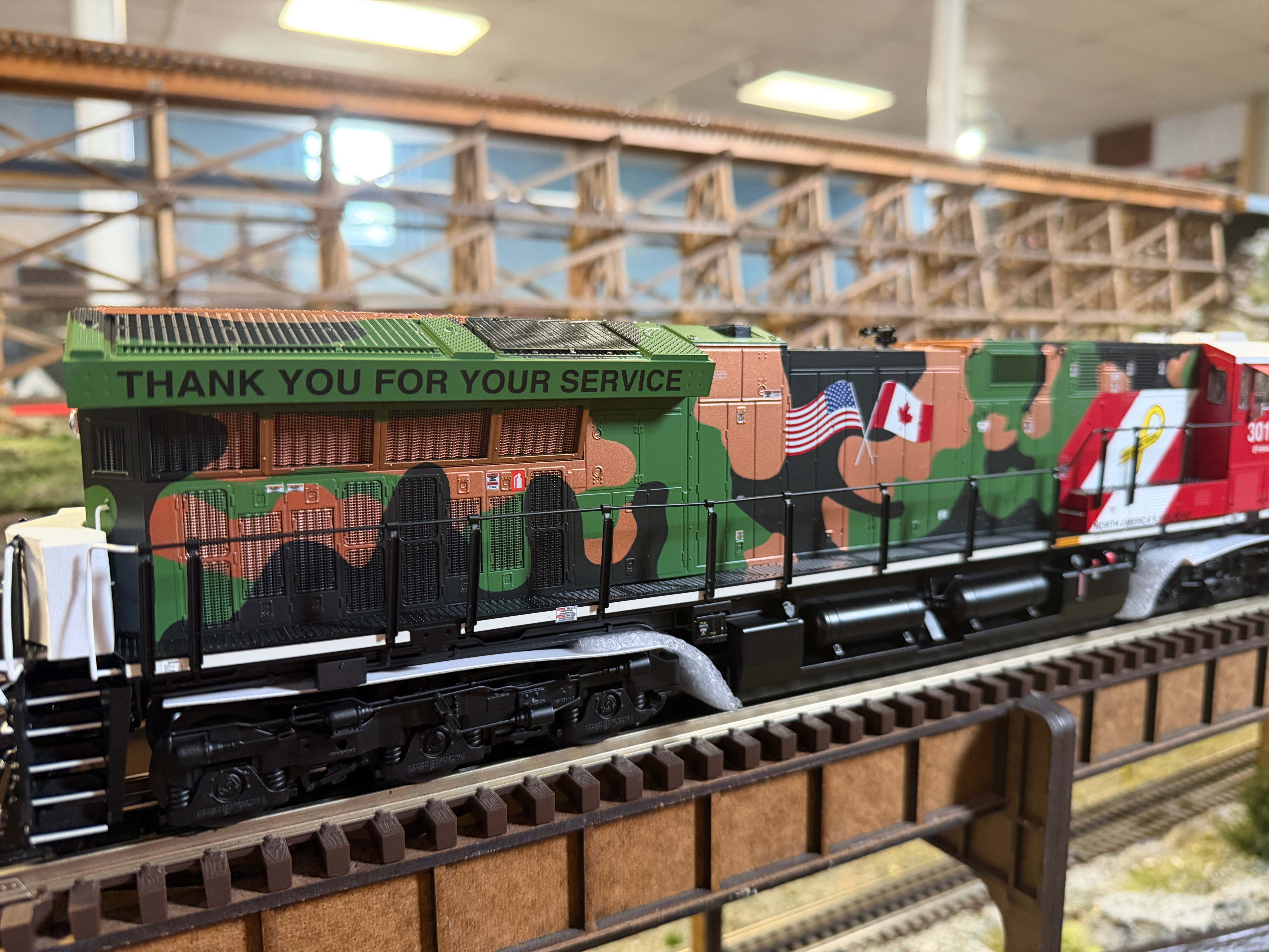 Lionel 2633022 - Legacy - ET44 Diesel Locomotive "Canadian National" #3233
