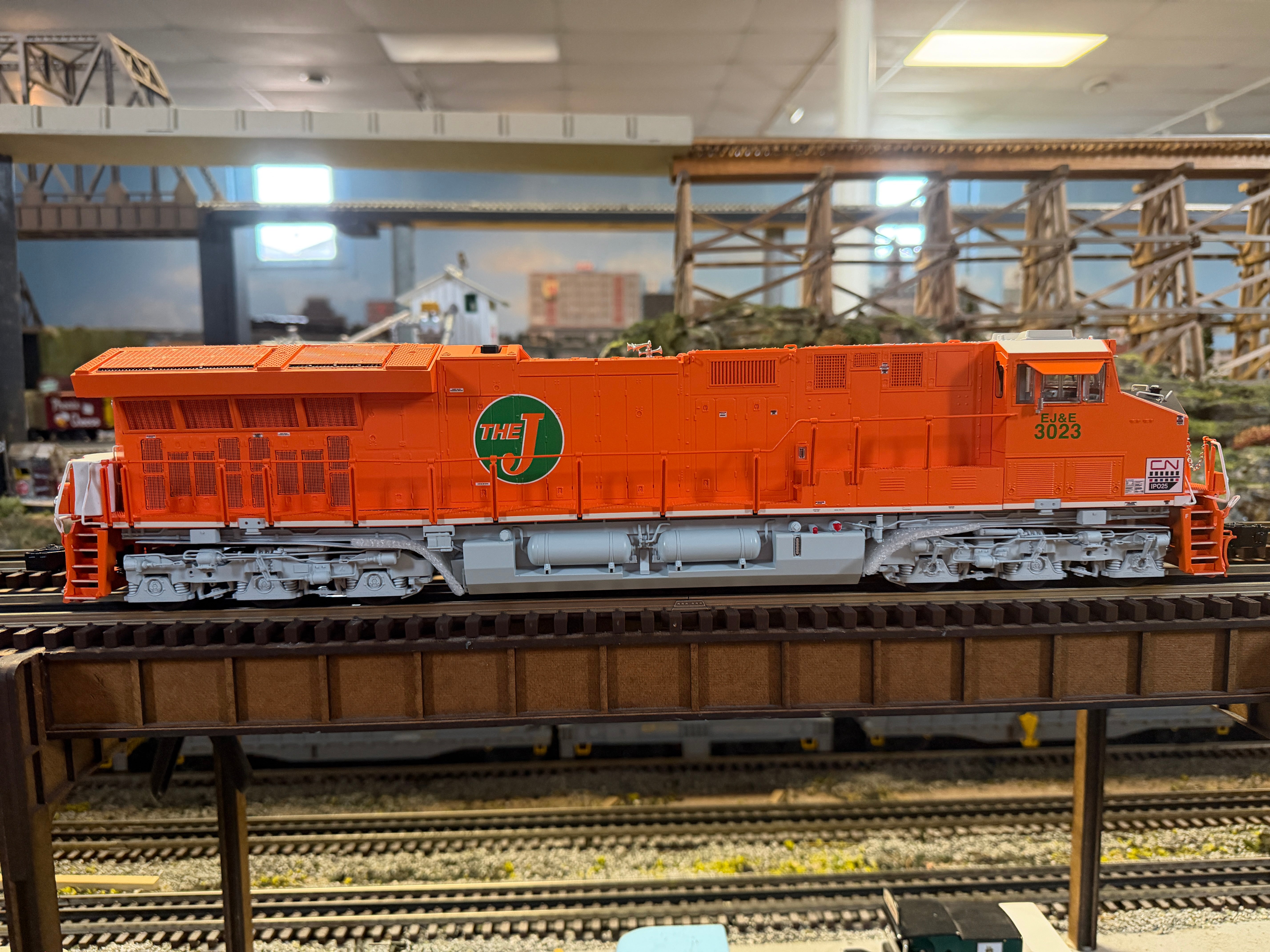 Lionel 2633049 - Legacy - ET44 Diesel Locomotive "Canadian National / Elgin, Joliet & Eastern" #3023 (Non-Powered)