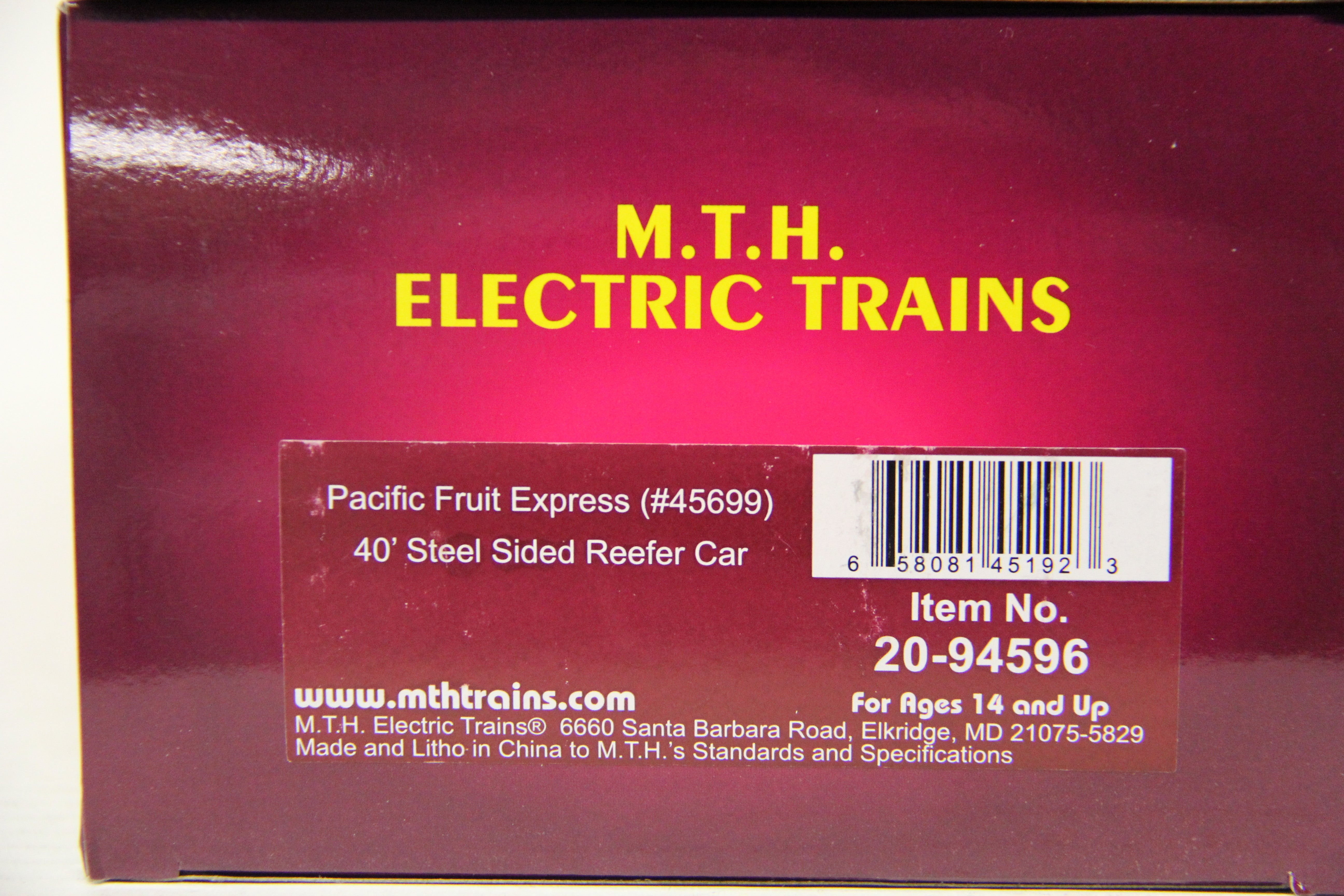 MTH 20-94595 & MTH 20-94596 Pacific Fruit Express 40' Steel Sided Reefer Car-2 Car Set-Second hand-M5690