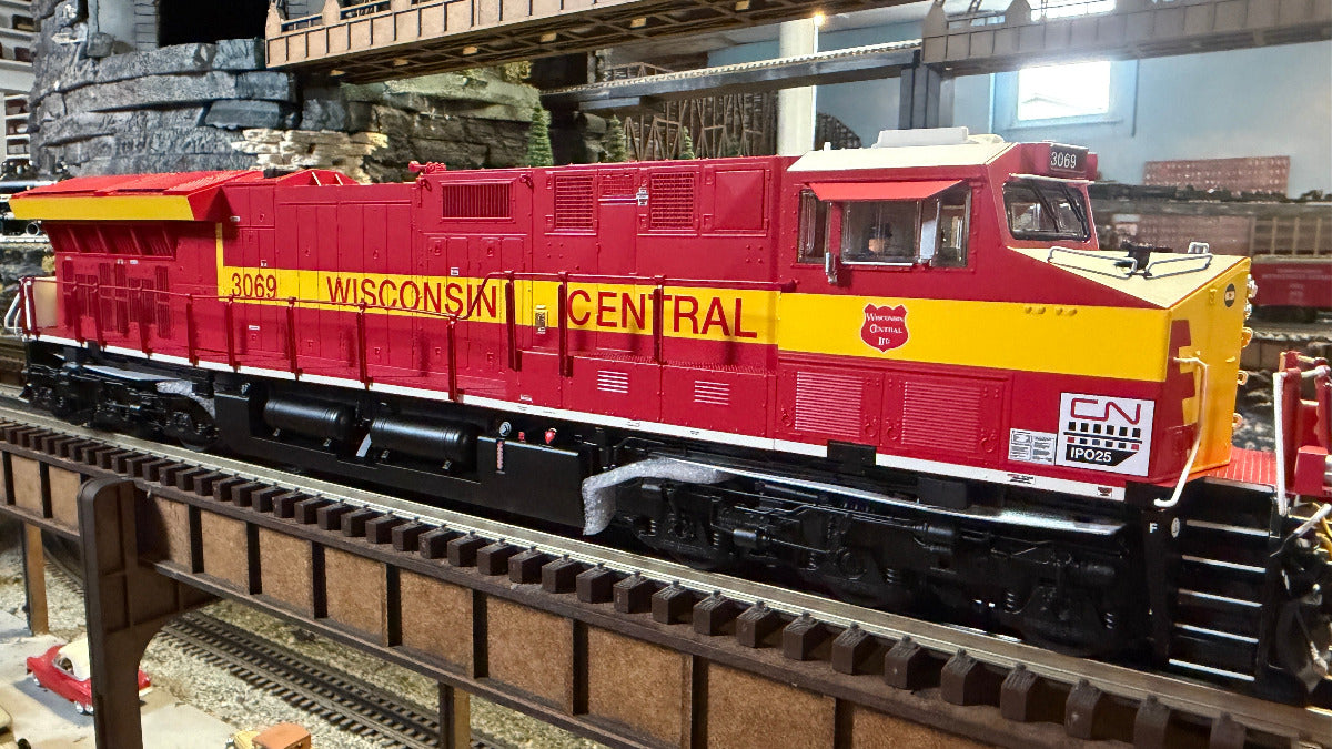 Lionel 2633069 - Legacy - ET44 Diesel Locomotive "Canadian National / Wisconsin Central" #3069 (Non-Powered)