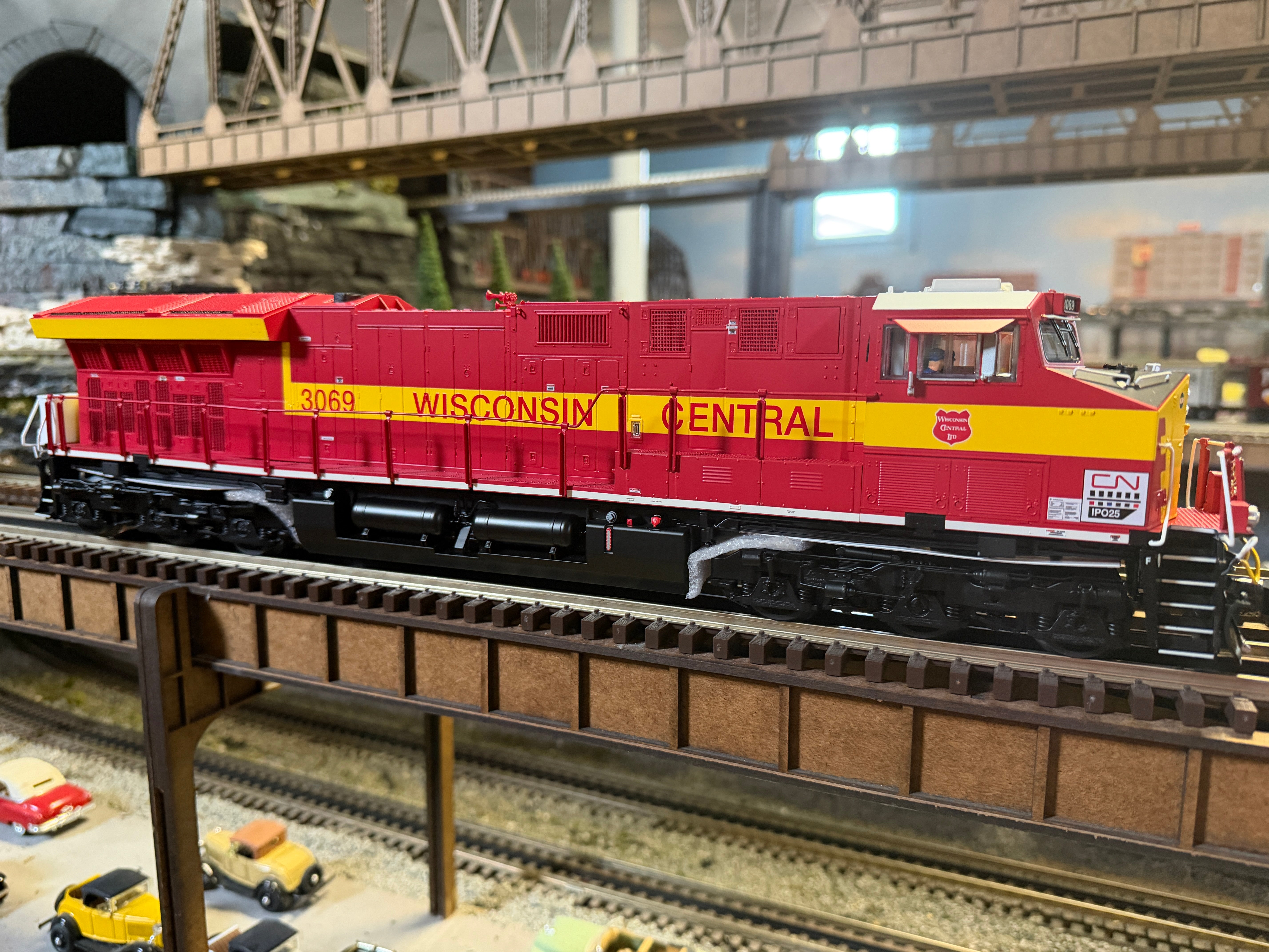 Lionel 2633069 - Legacy - ET44 Diesel Locomotive "Canadian National / Wisconsin Central" #3069 (Non-Powered)