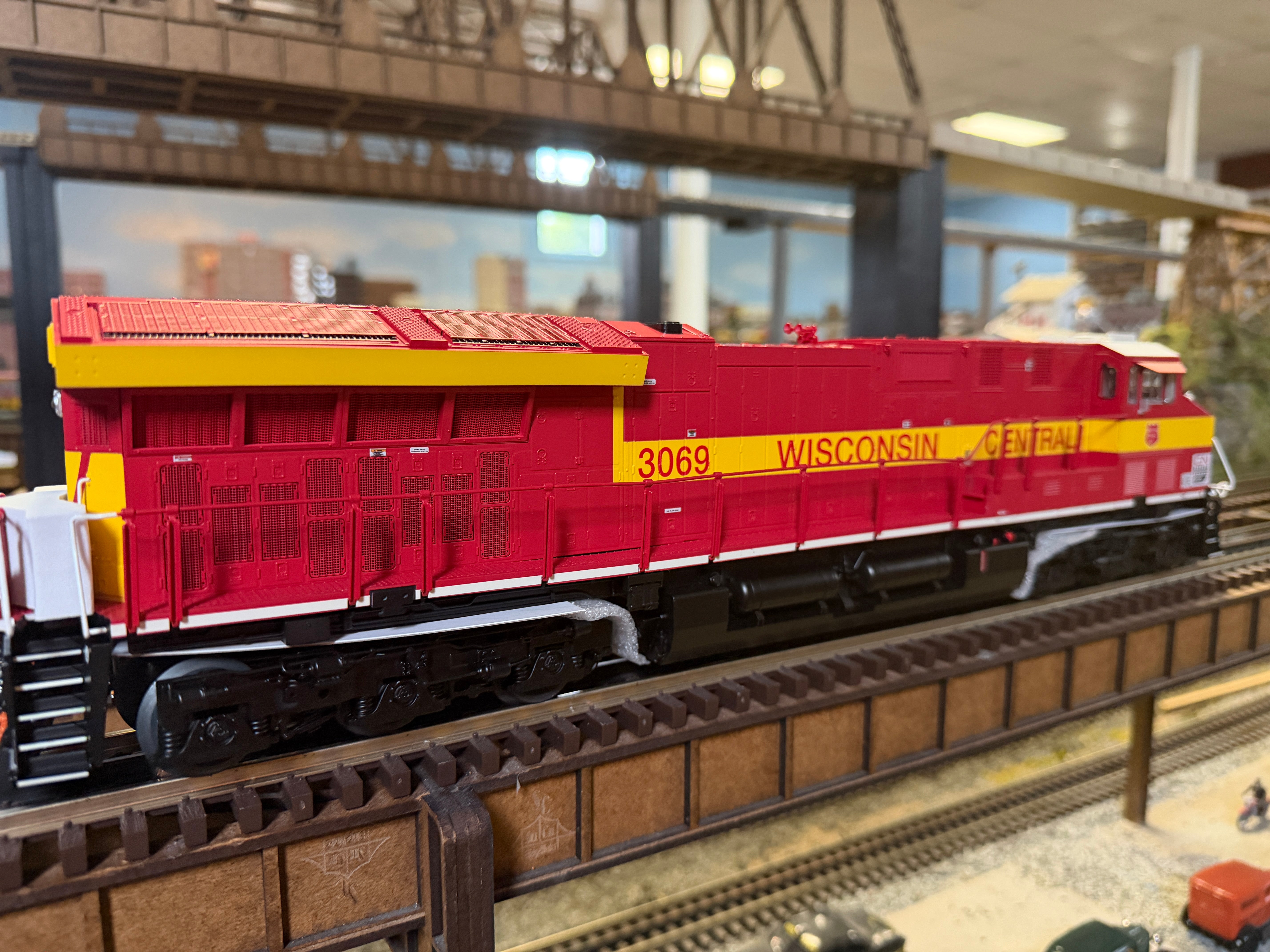 Lionel 2633069 - Legacy - ET44 Diesel Locomotive "Canadian National / Wisconsin Central" #3069 (Non-Powered)