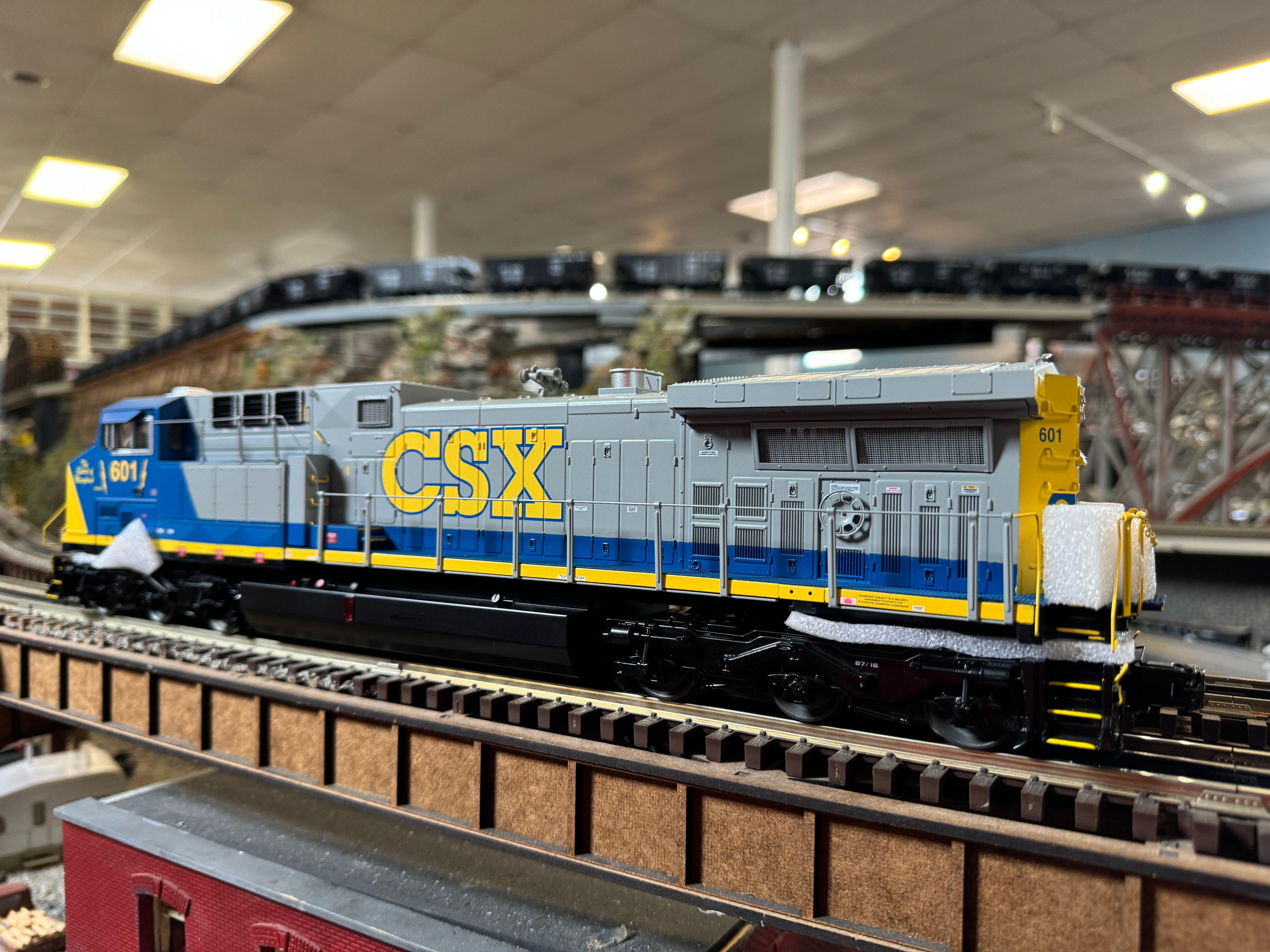 MTH 20-21739-1 - AC4400cw Diesel Engine "CSX" #601 w/ PS3 (Hi-Rail Wheels)