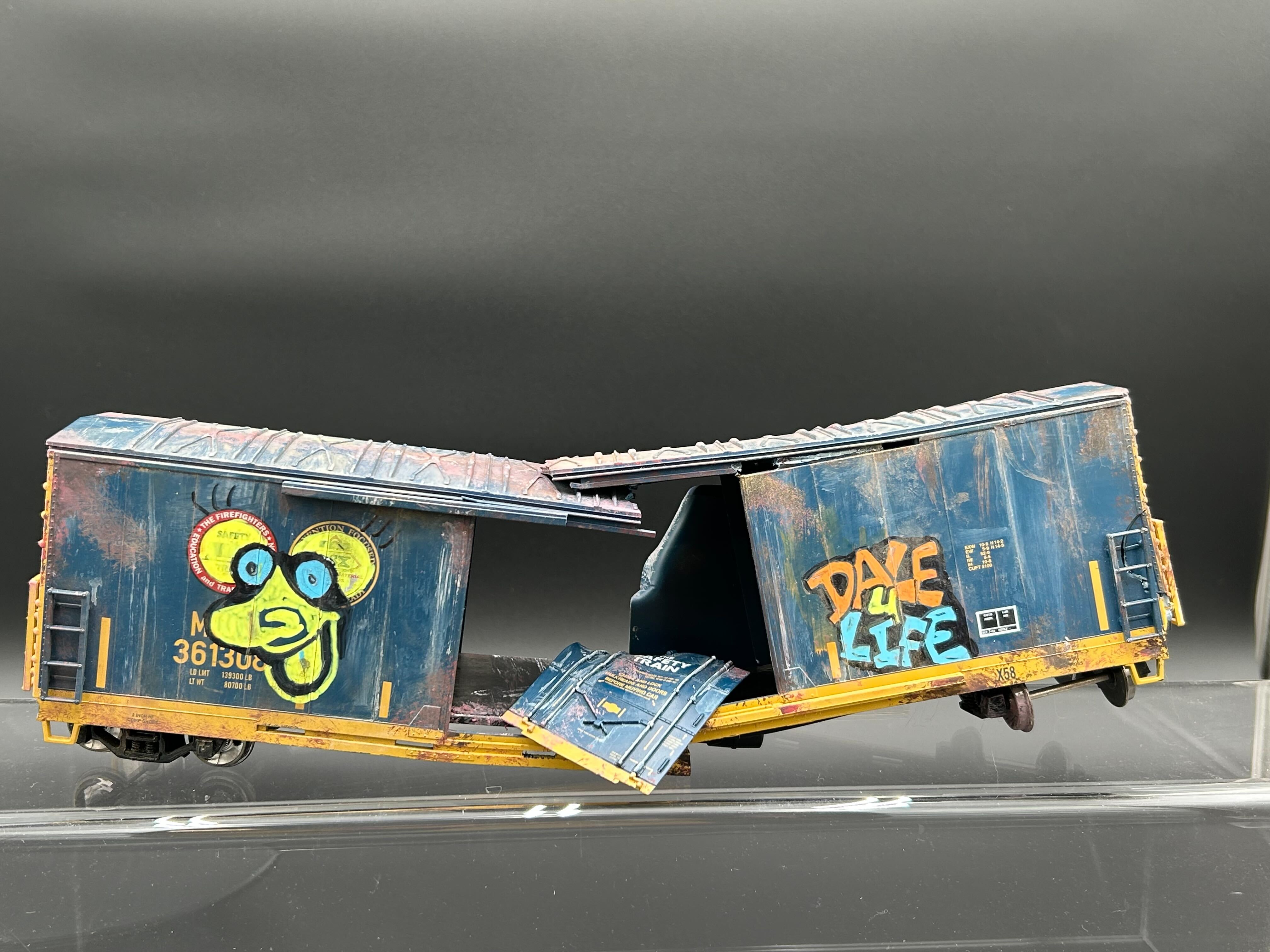 CUSTOM MTH 30-74830 CSX 50' Double Door Plugged Boxcar #361308 Train Wreck Weathered Box Car with Graffiti-Second hand-M7448 - MrMuffin'sTrains